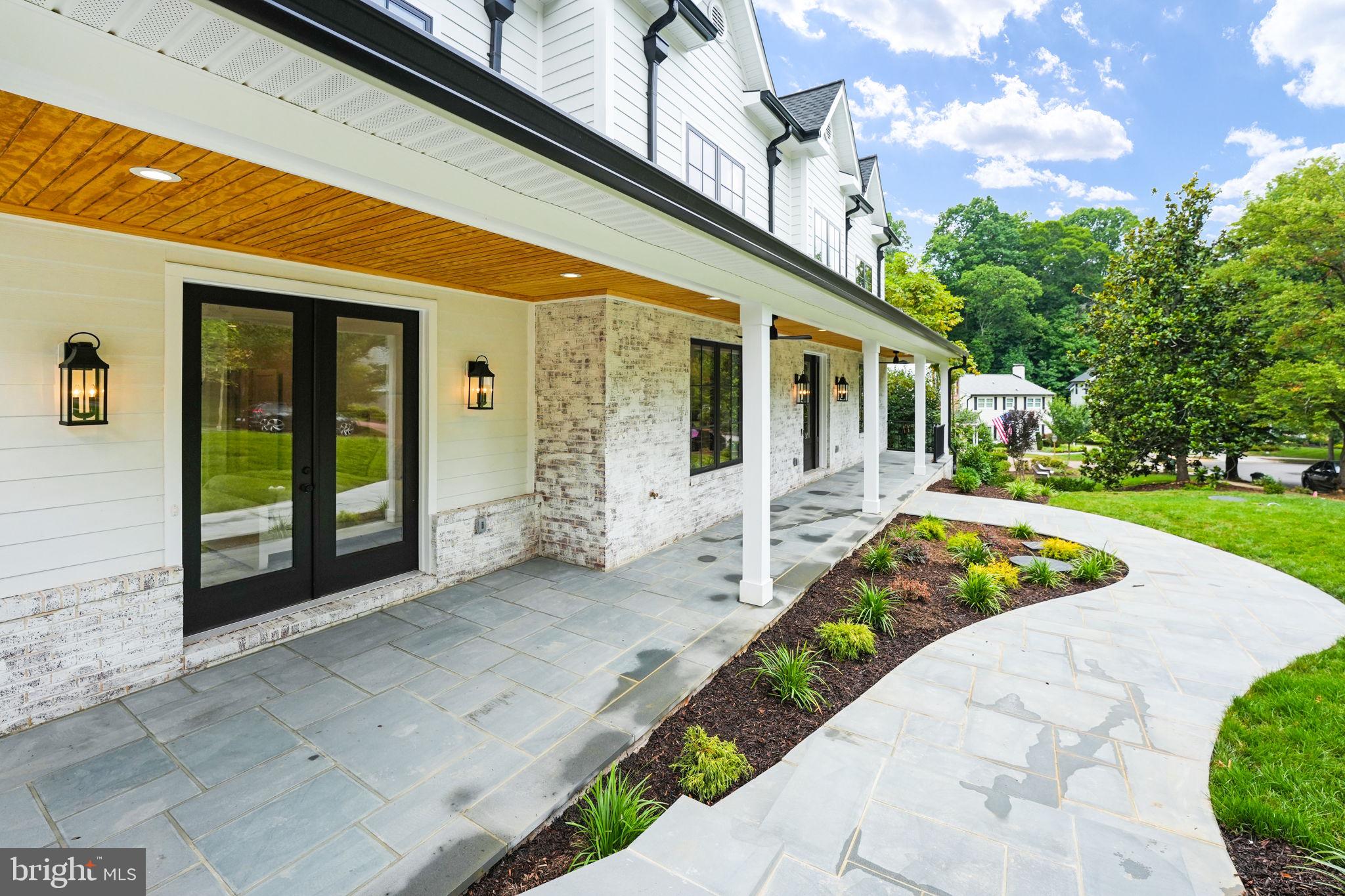 Real estate listing preview #4