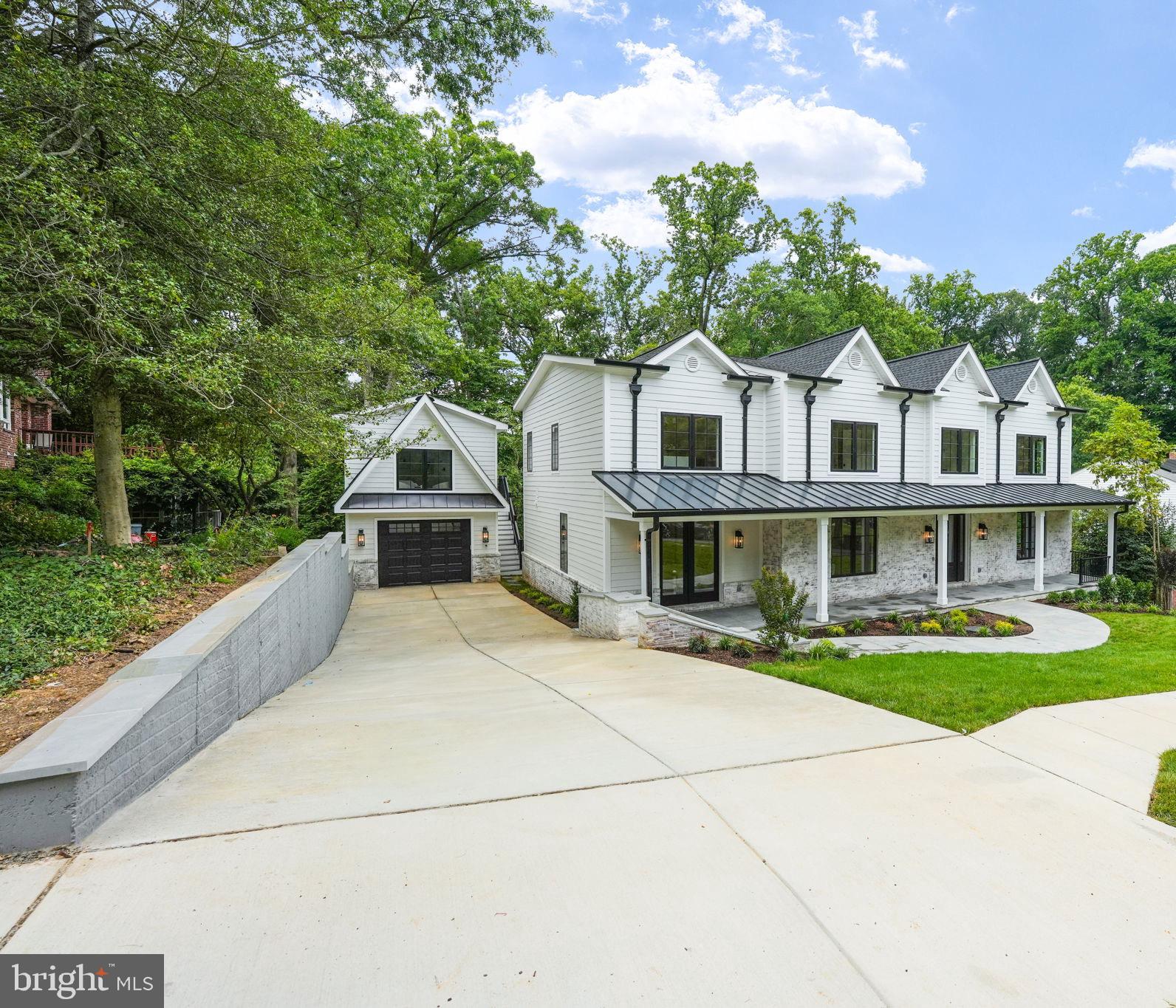 Real estate listing preview #1