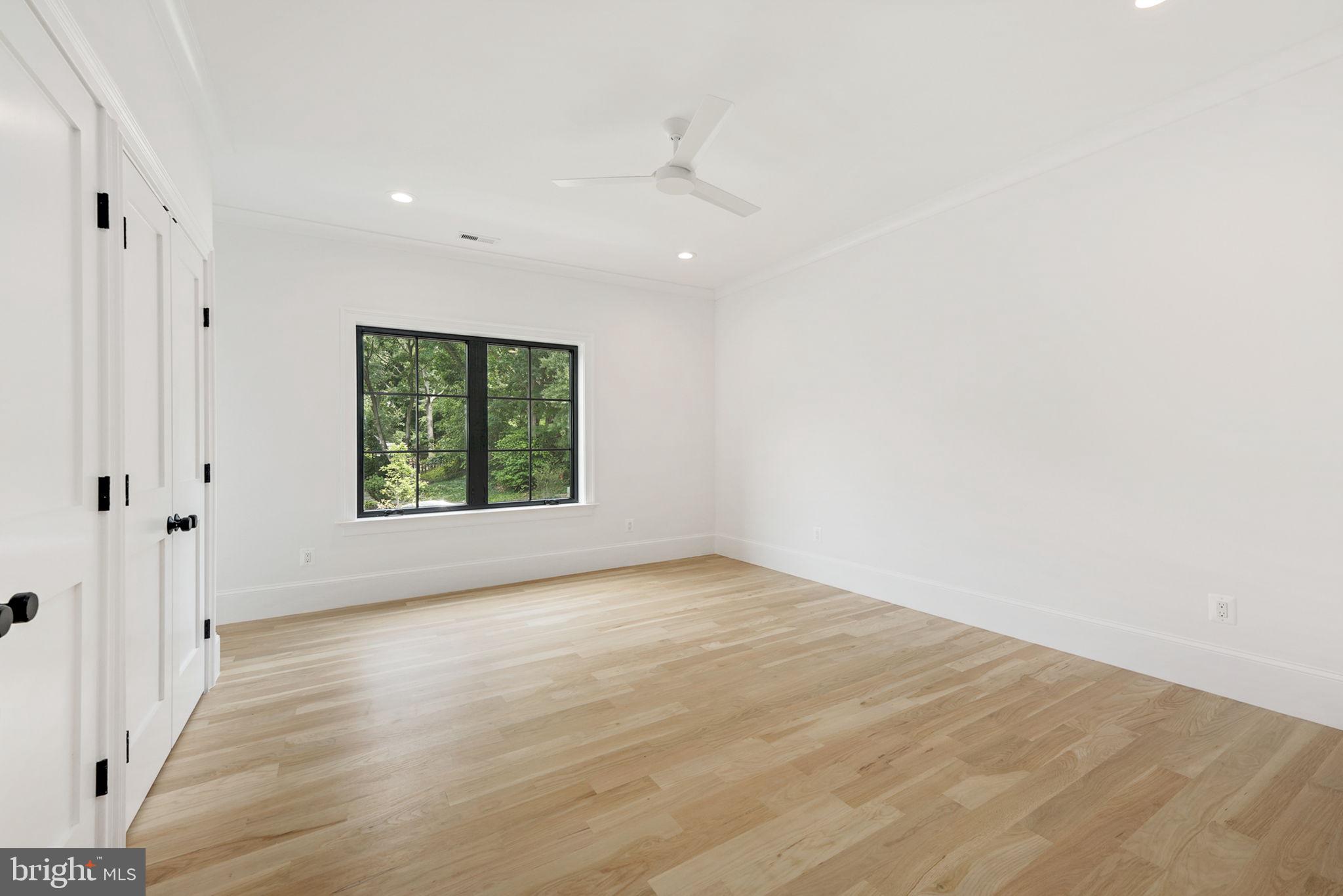 Real estate listing preview #48