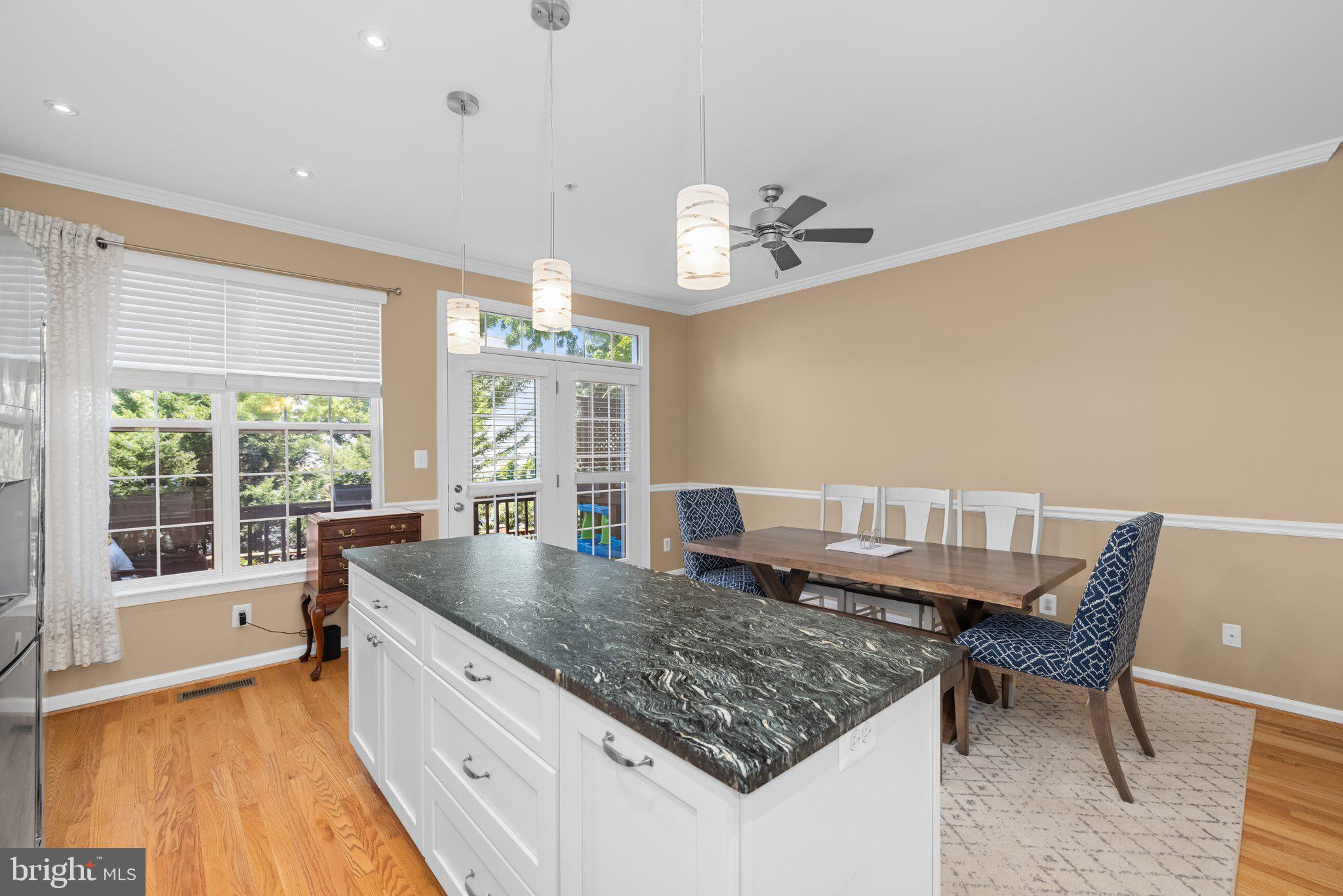 Real estate listing preview #12