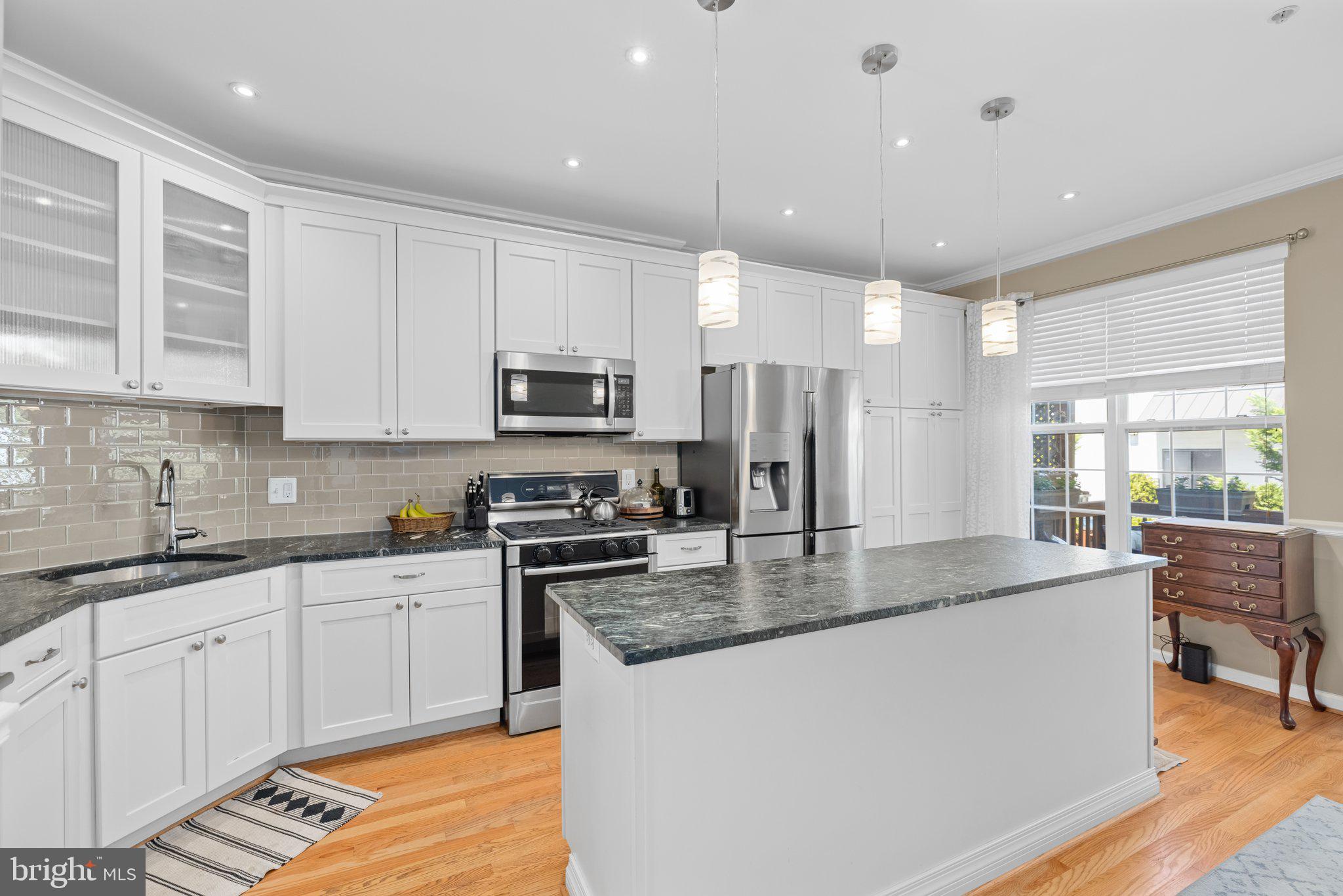 Real estate listing preview #14