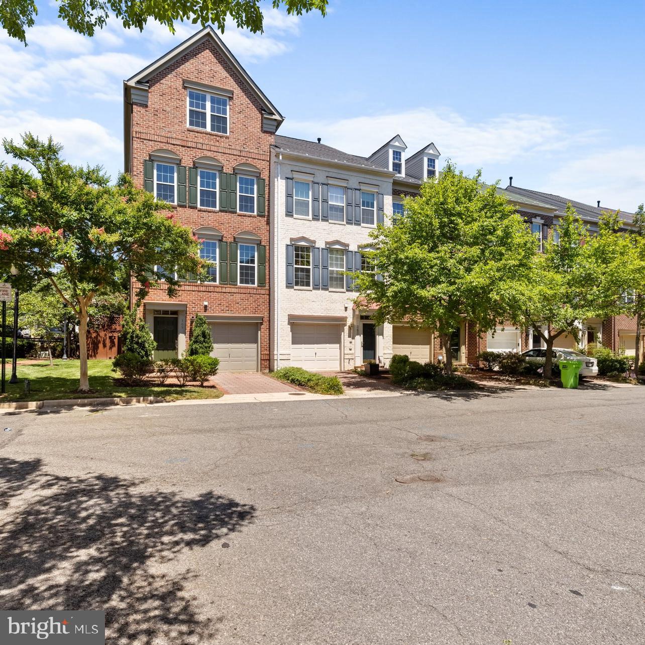 Real estate listing preview #1