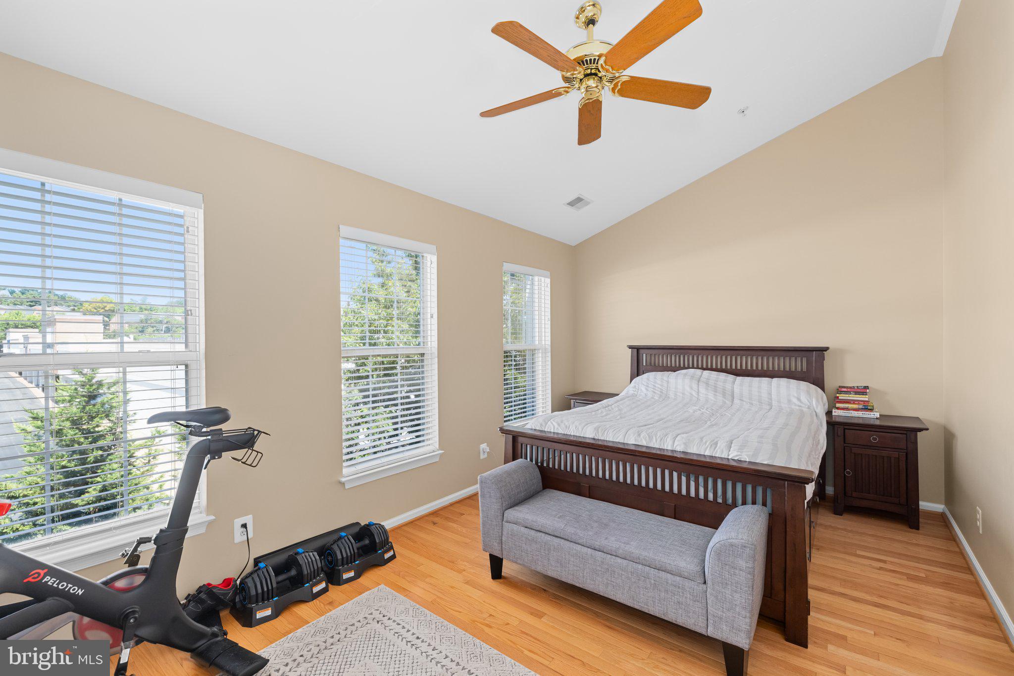 Real estate listing preview #15