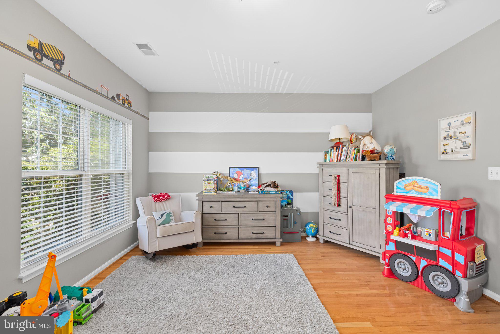 Real estate listing preview #23