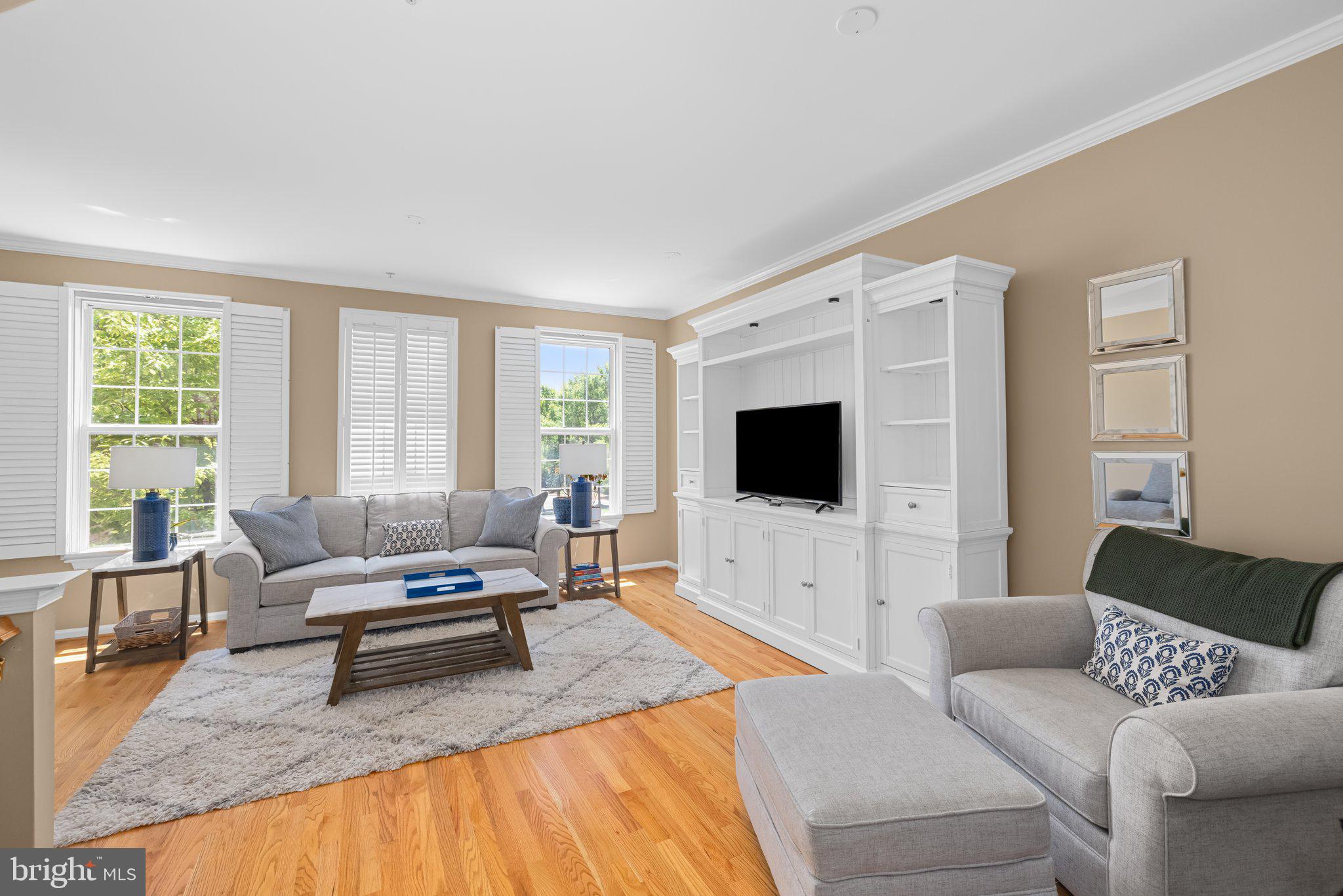 Real estate listing preview #2