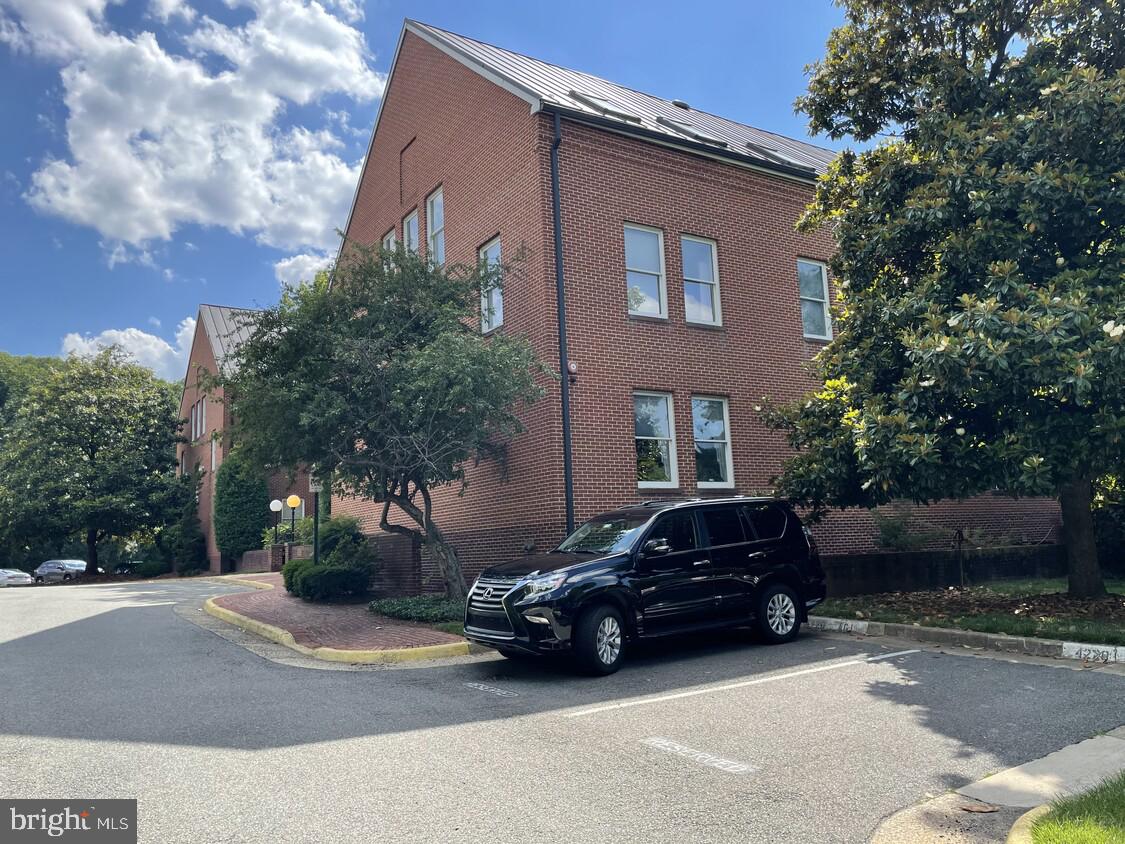 Real estate listing preview #4