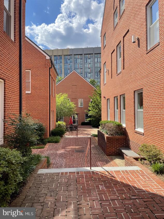 Real estate listing preview #2