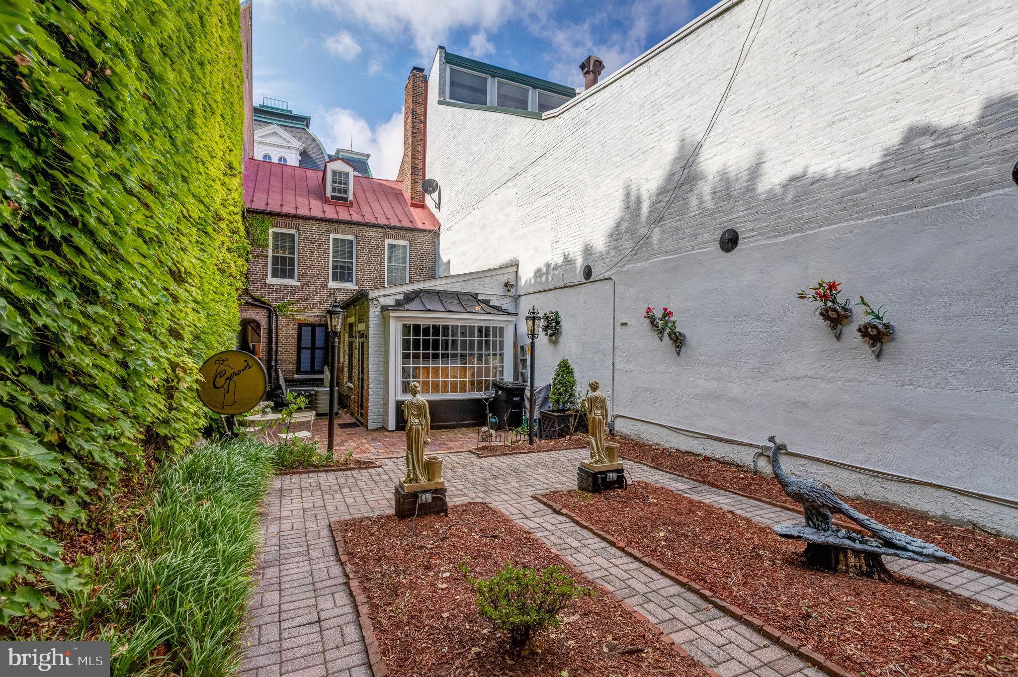 Real estate listing preview #14