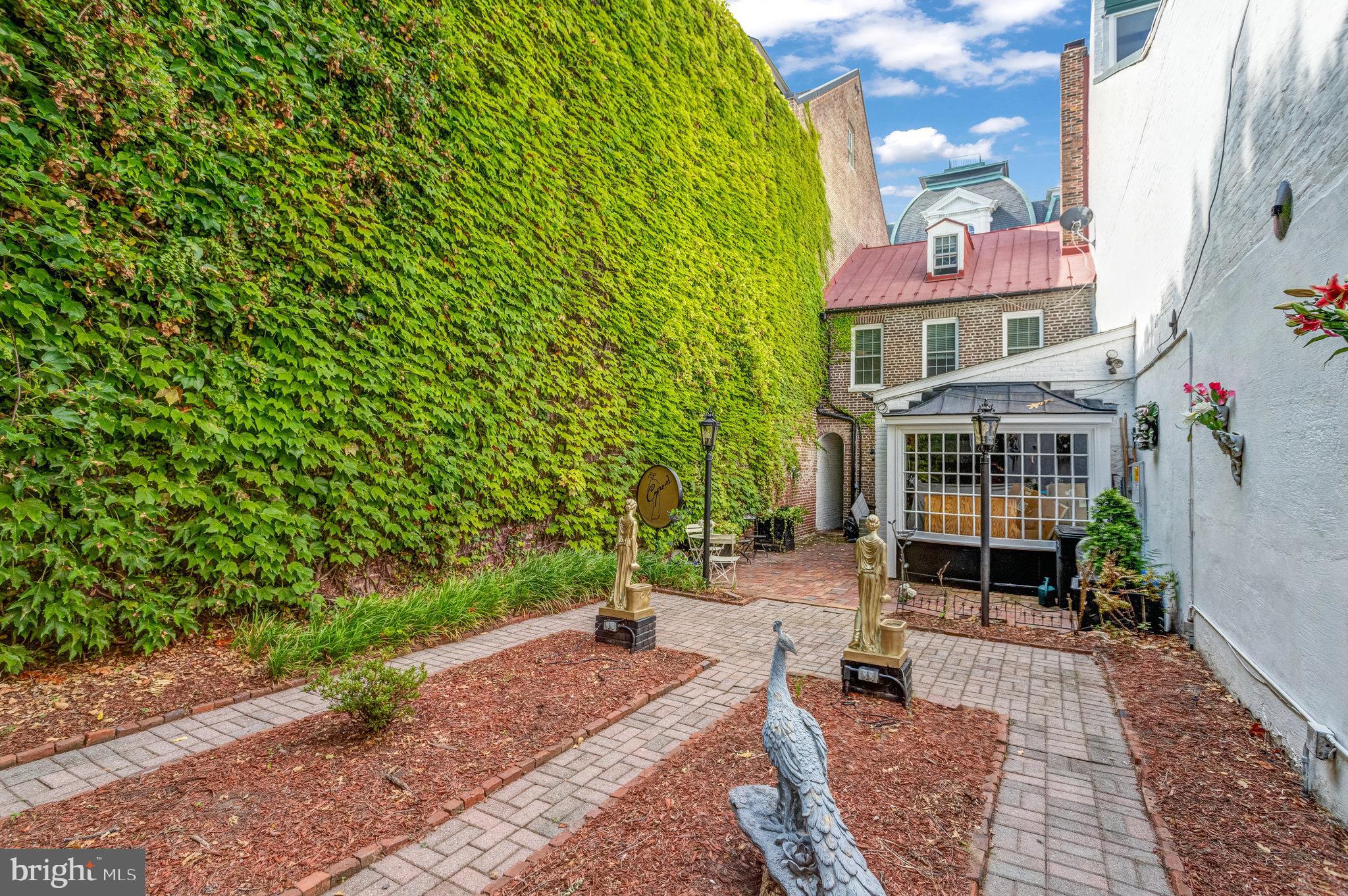 Real estate listing preview #12