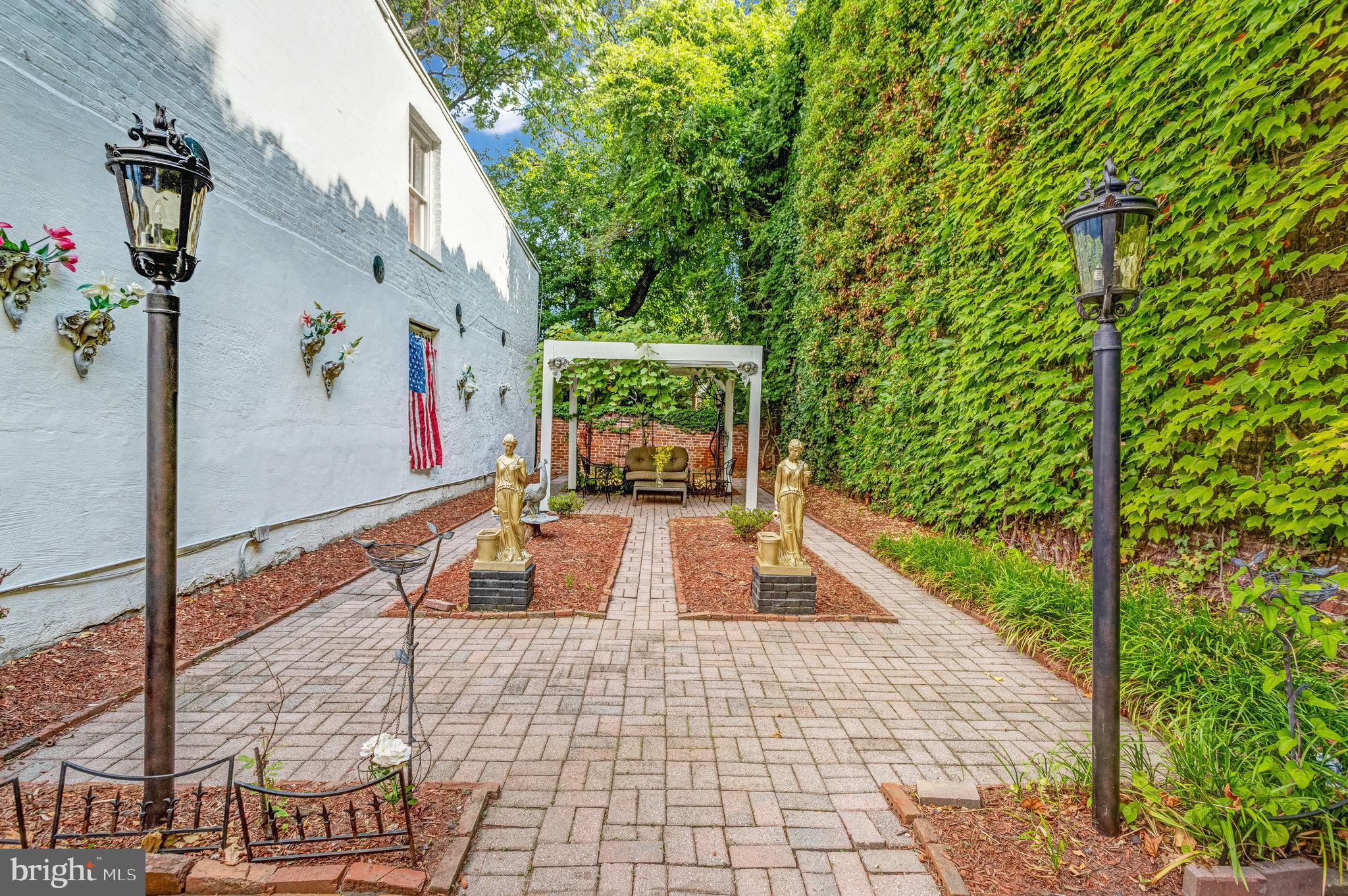 Real estate listing preview #9