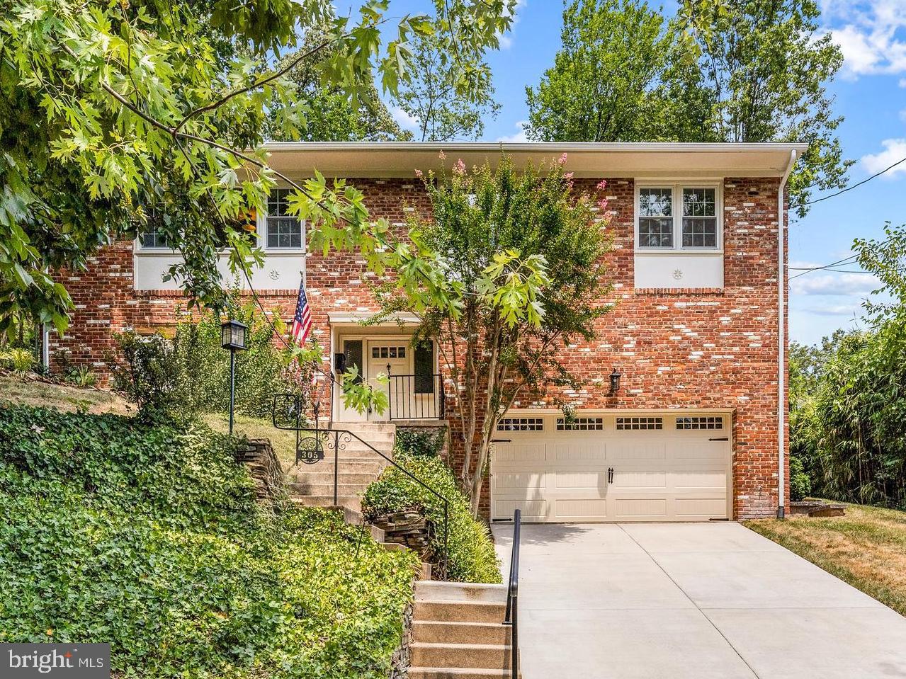 Real estate listing preview #3