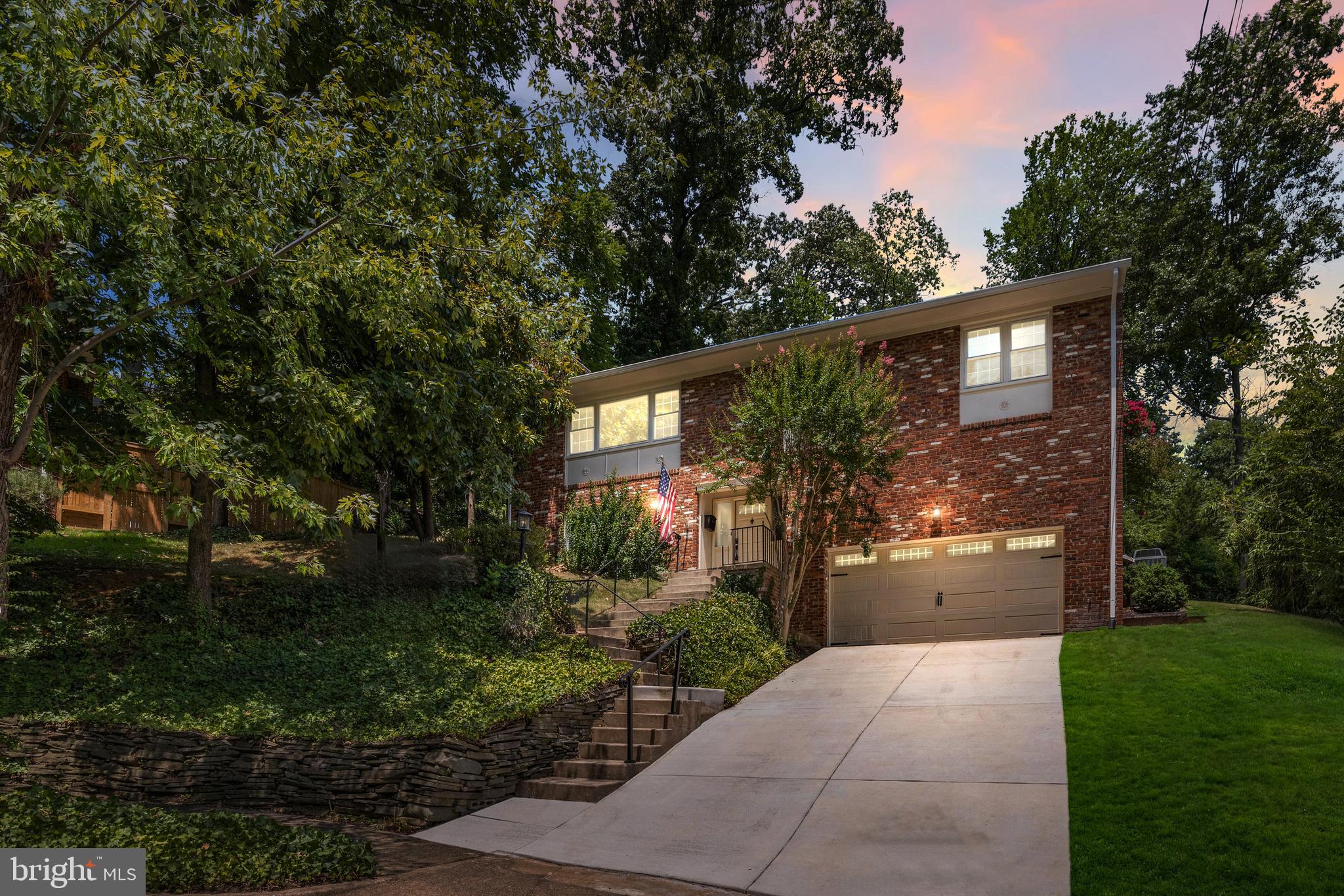 Real estate listing preview #4