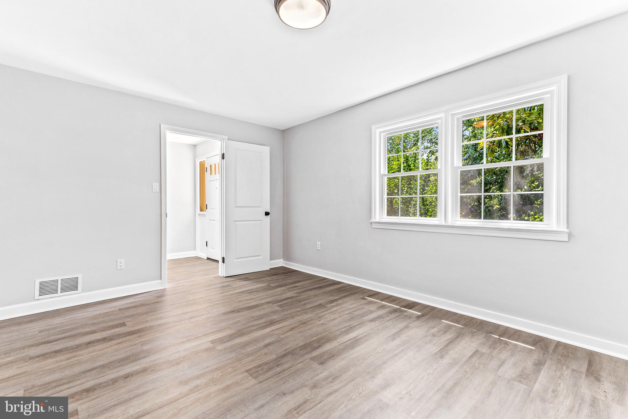 Real estate listing preview #10