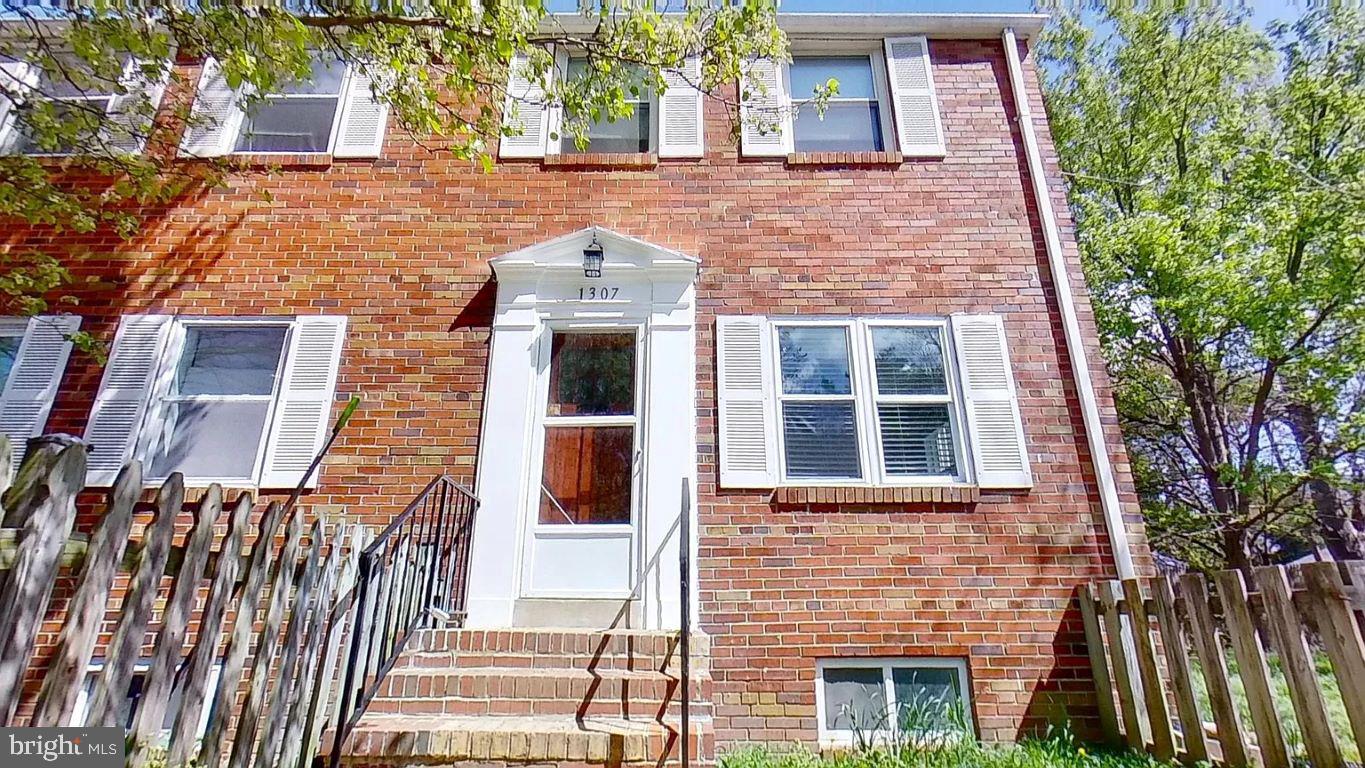 Real estate listing preview #1