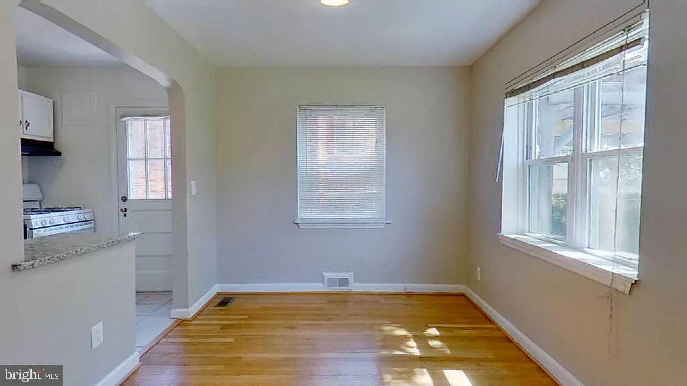 Real estate listing preview #3