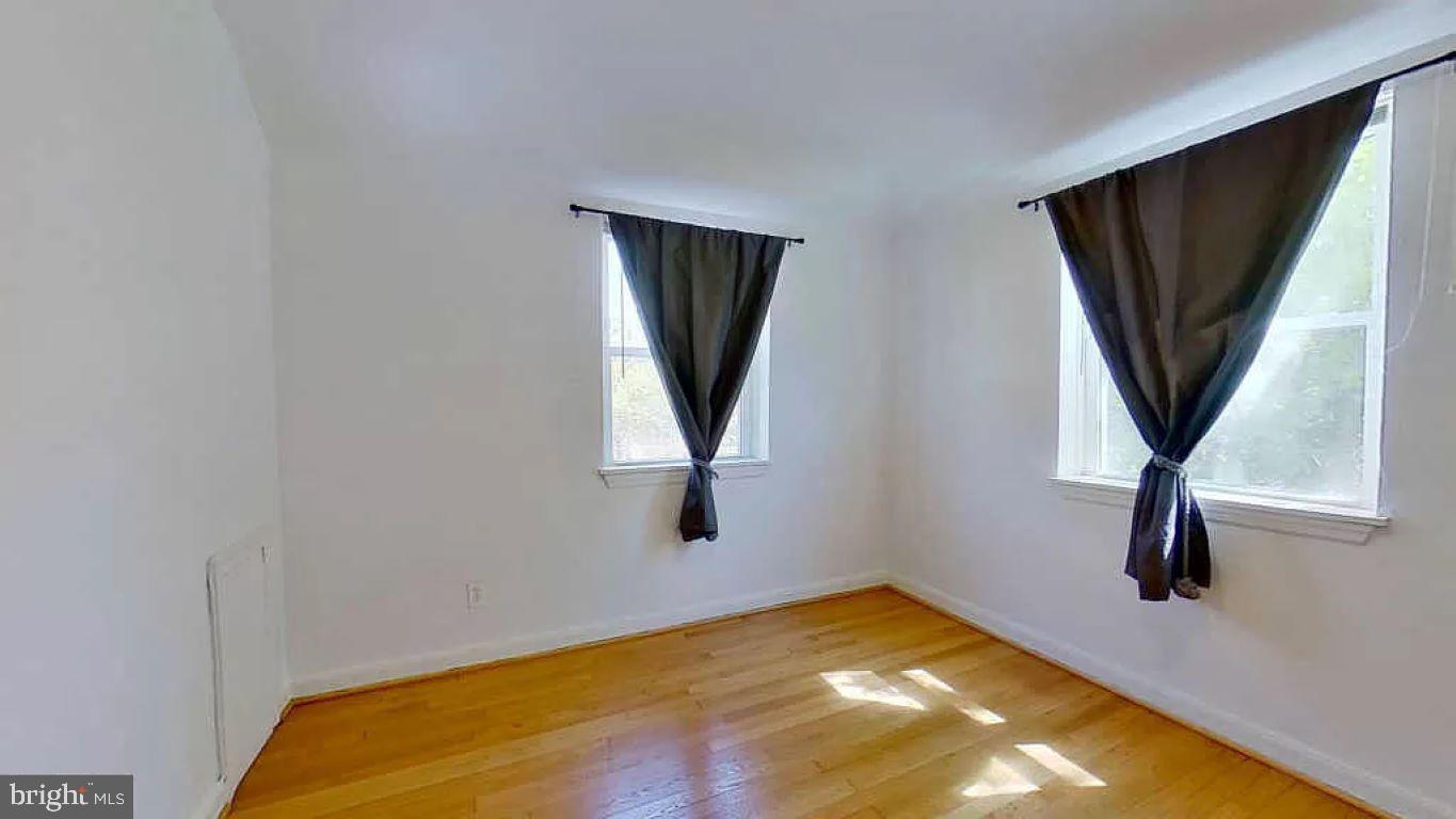 Real estate listing preview #5