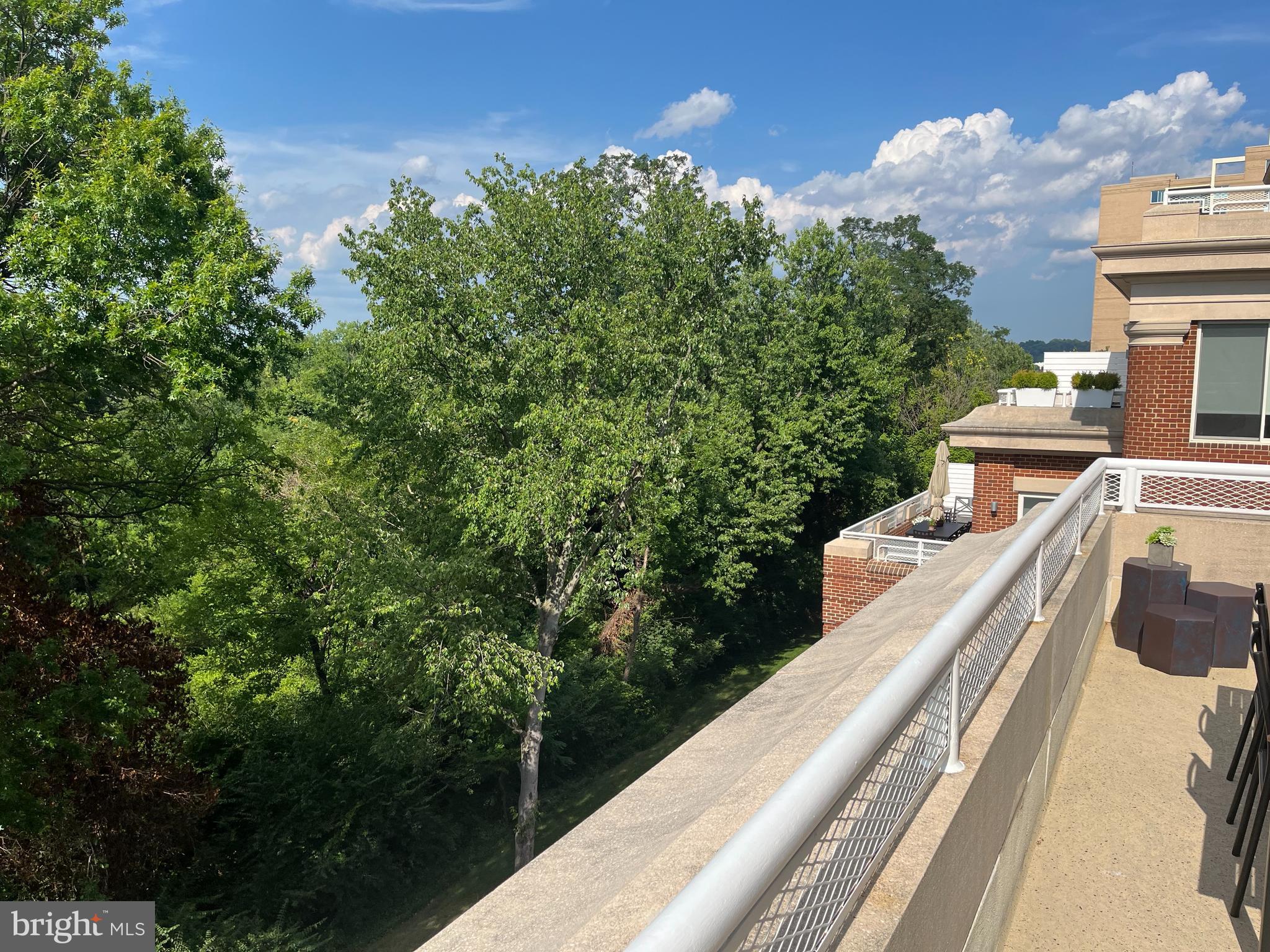 Real estate listing preview #6