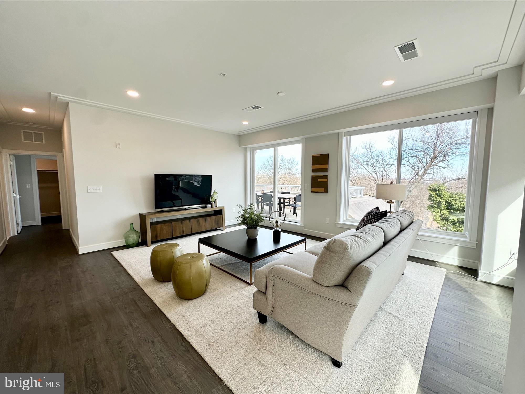 Real estate listing preview #7