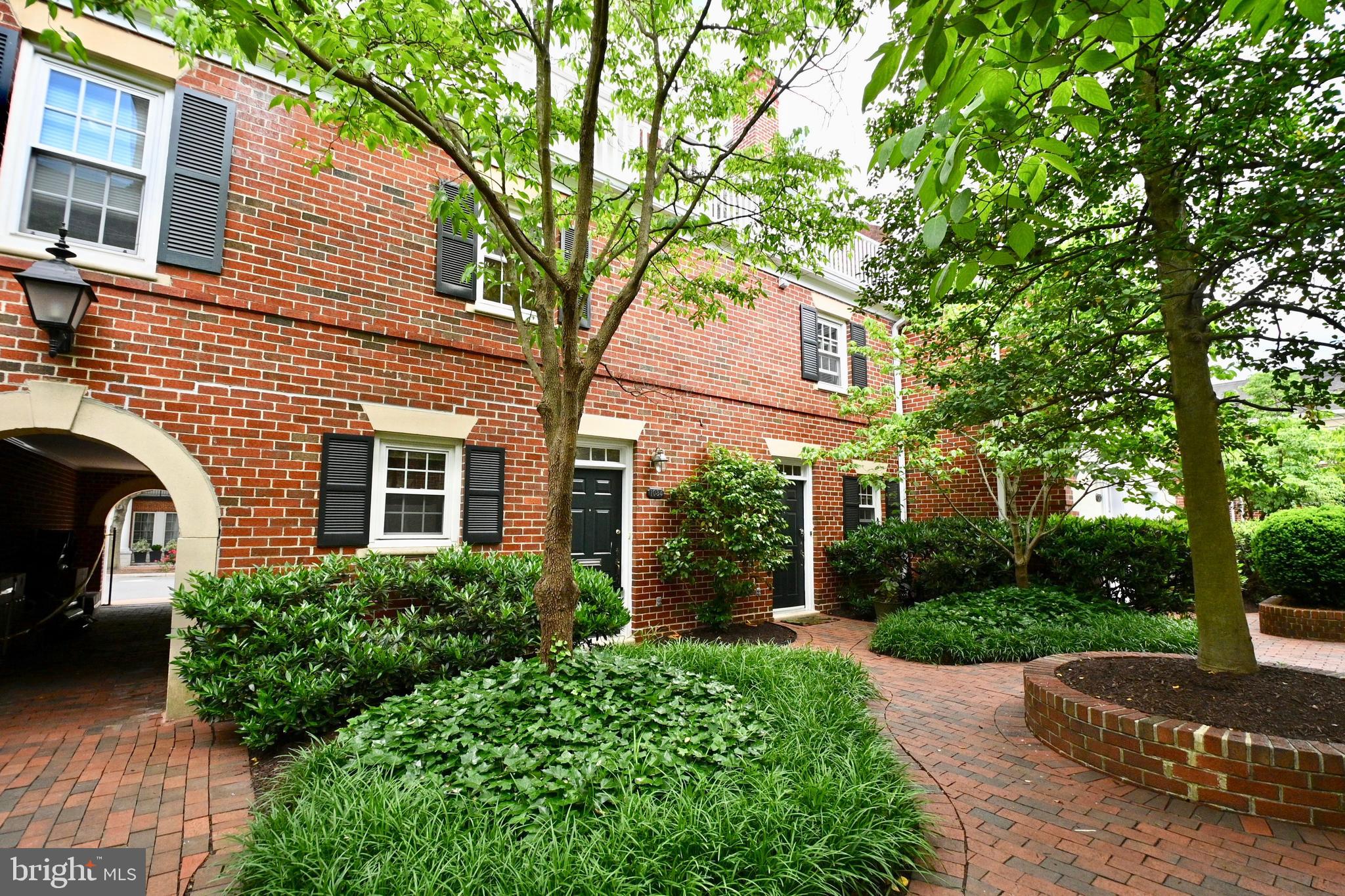 Real estate listing preview #4