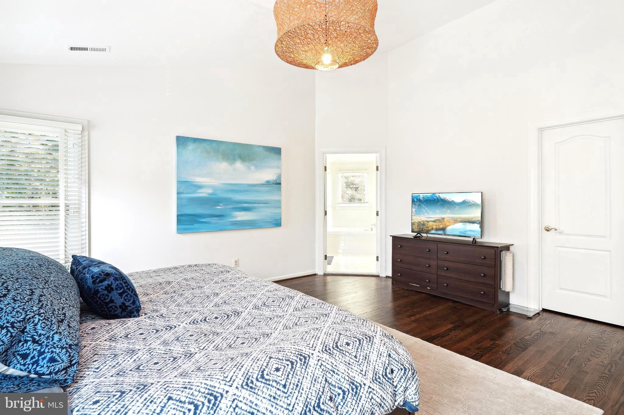 Real estate listing preview #13