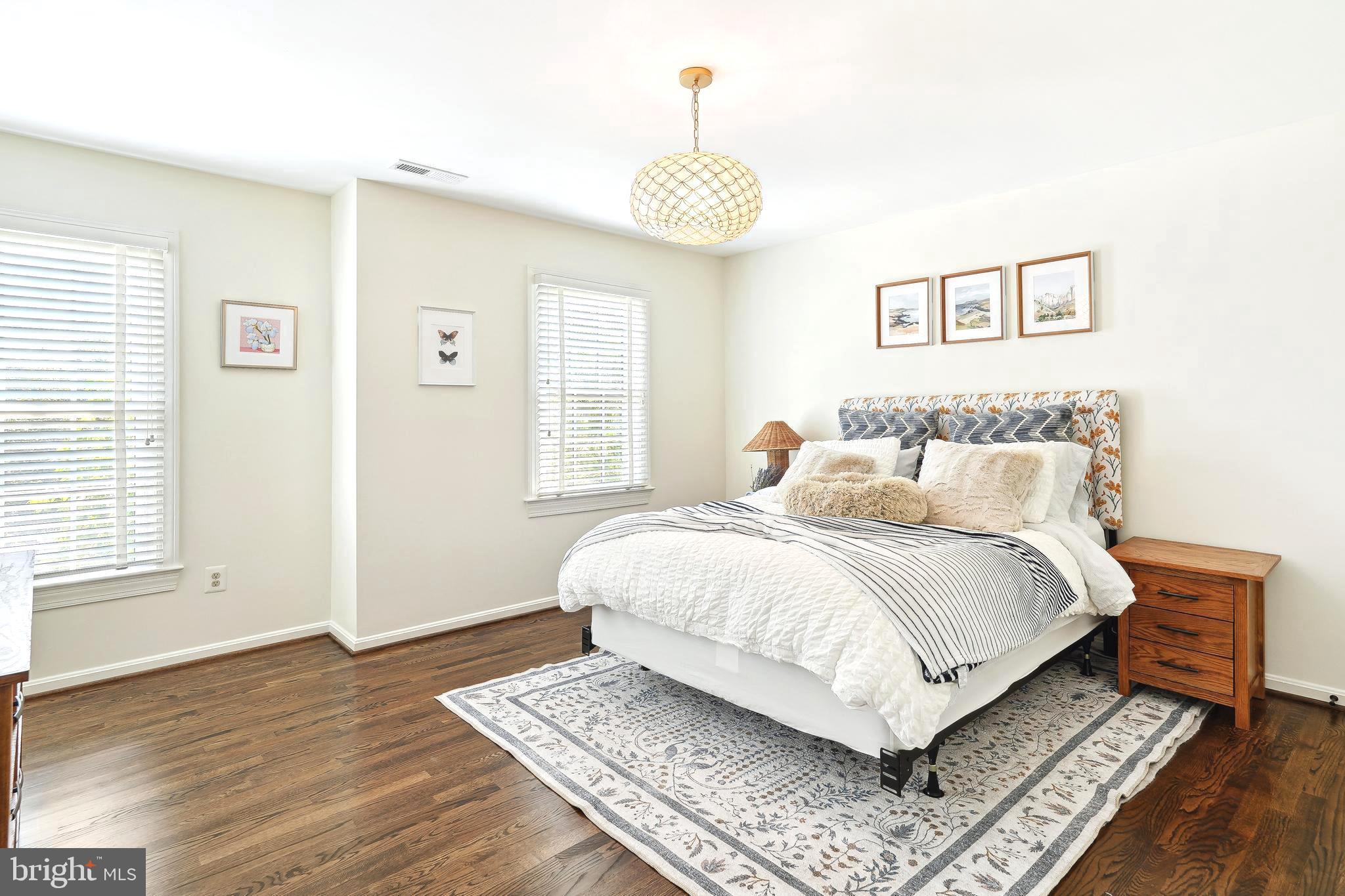 Real estate listing preview #18