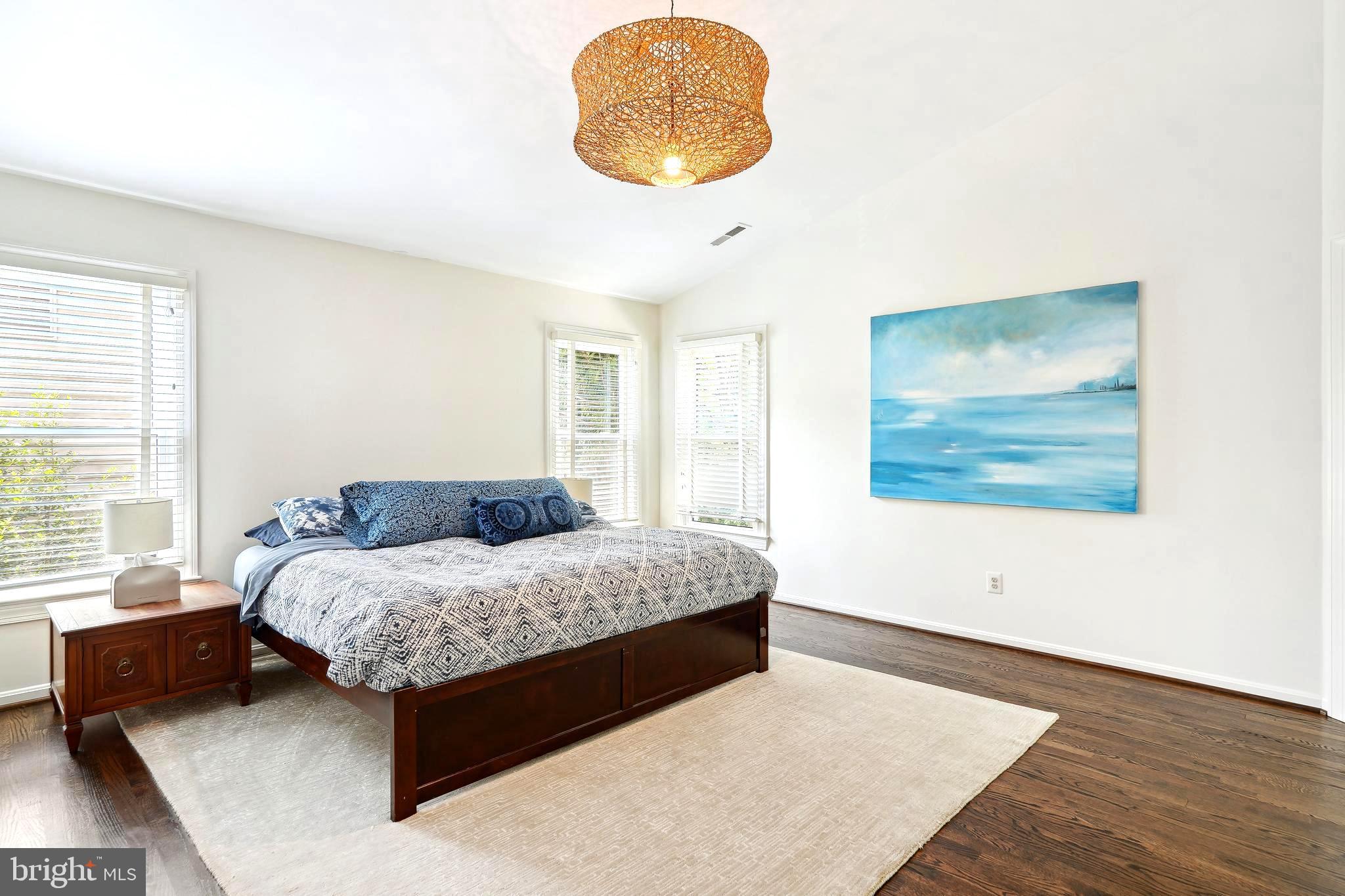 Real estate listing preview #12