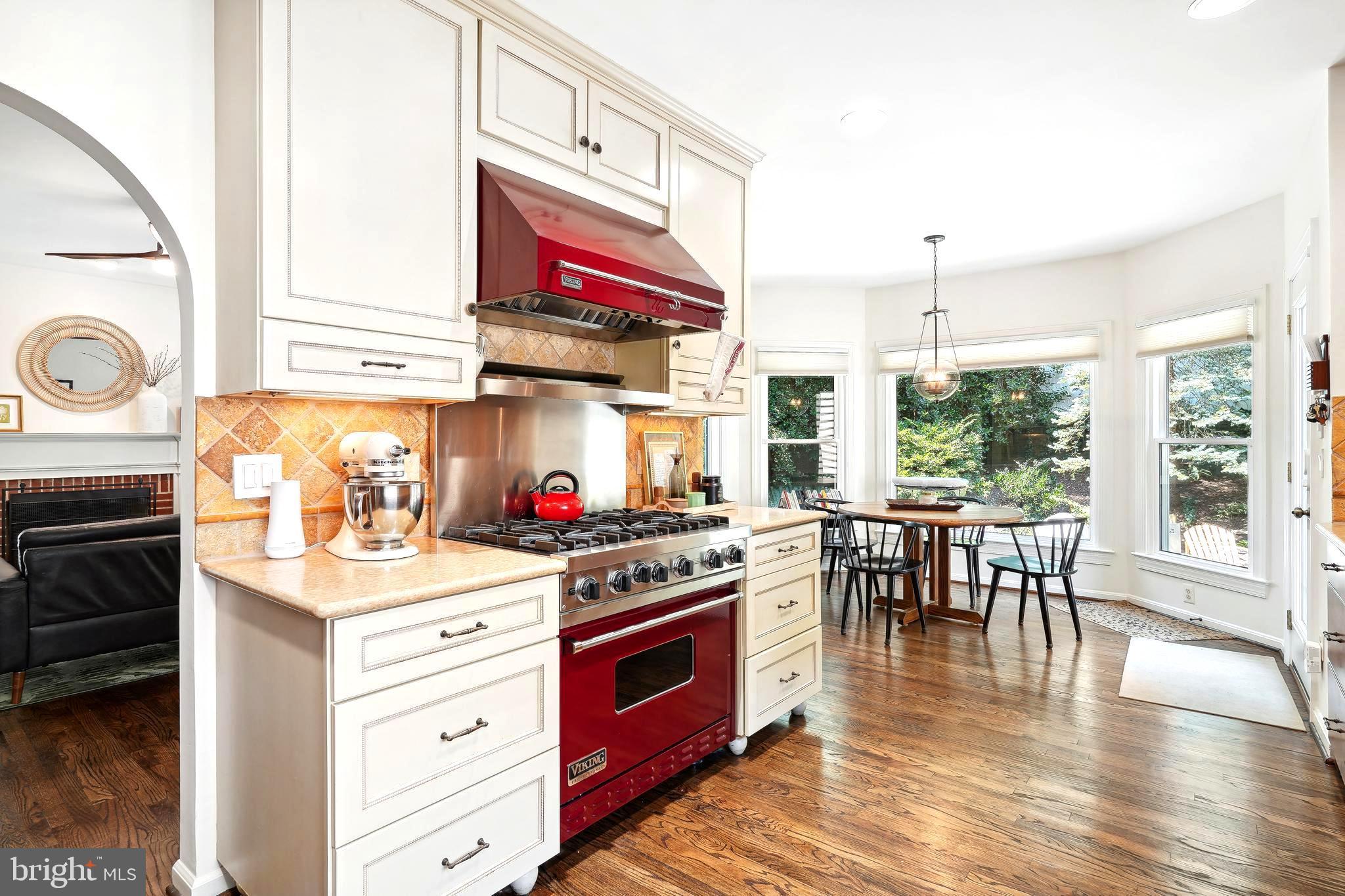 Real estate listing preview #6