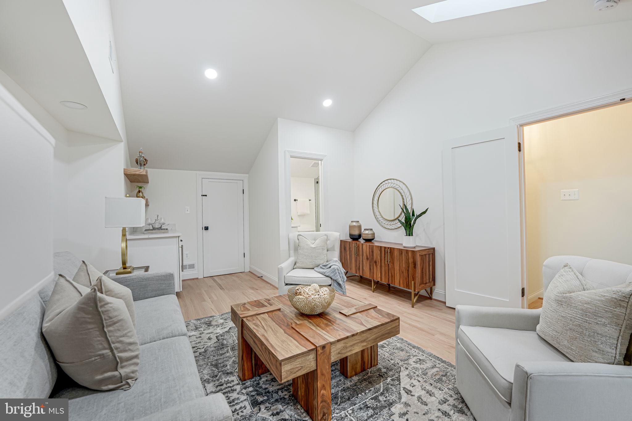 Real estate listing preview #38