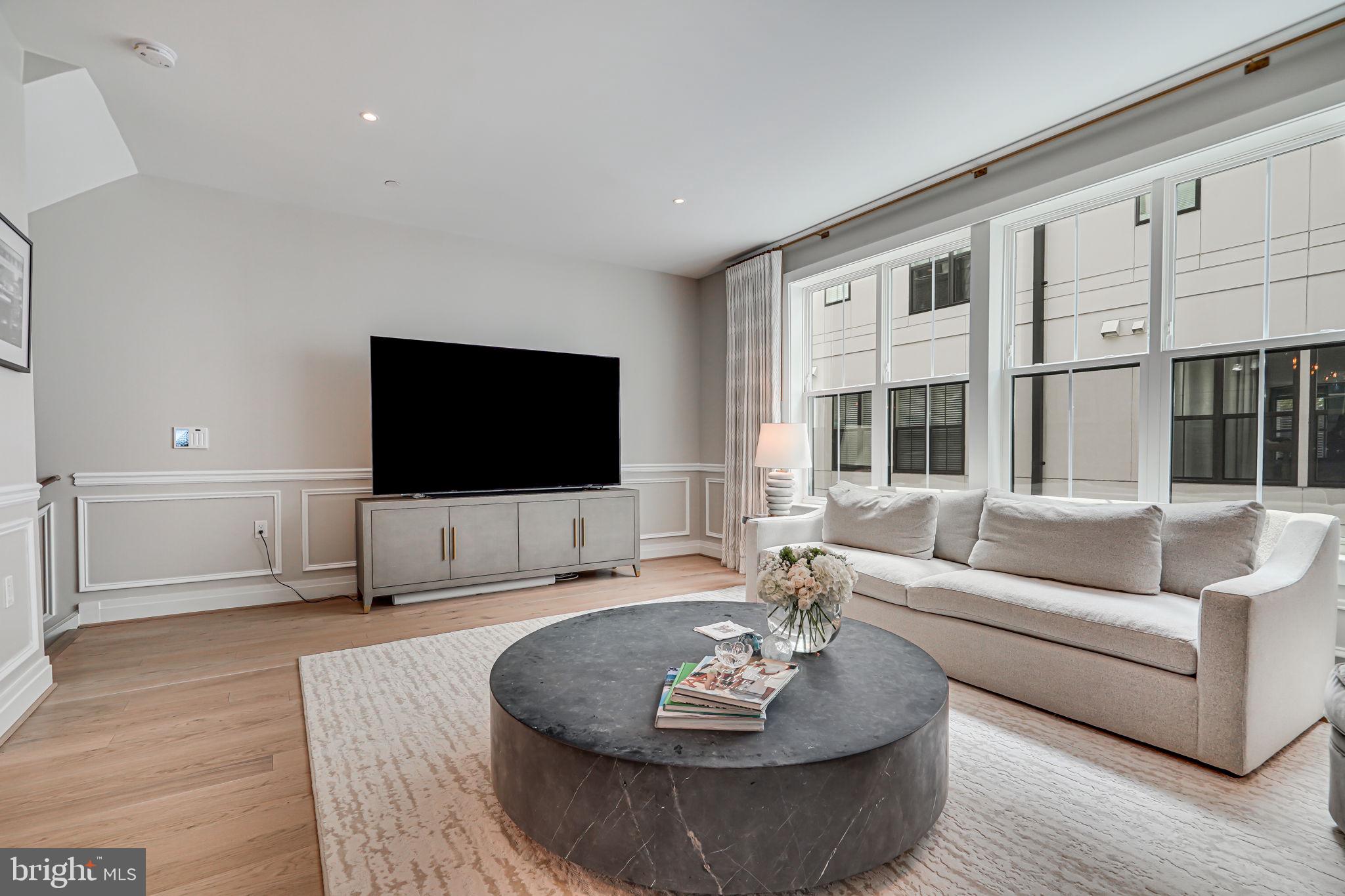 Real estate listing preview #14