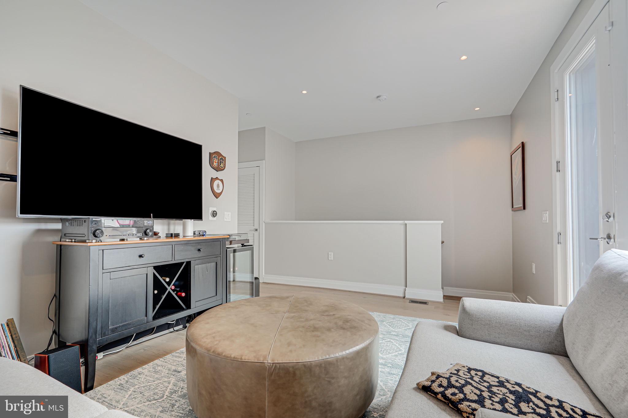 Real estate listing preview #28