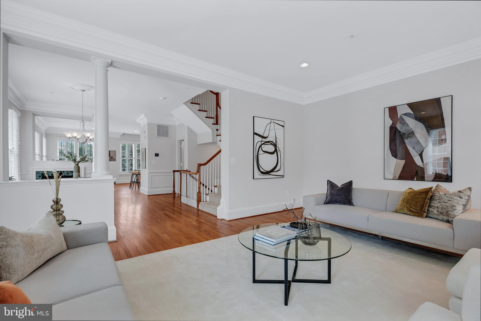 Real estate listing preview #14