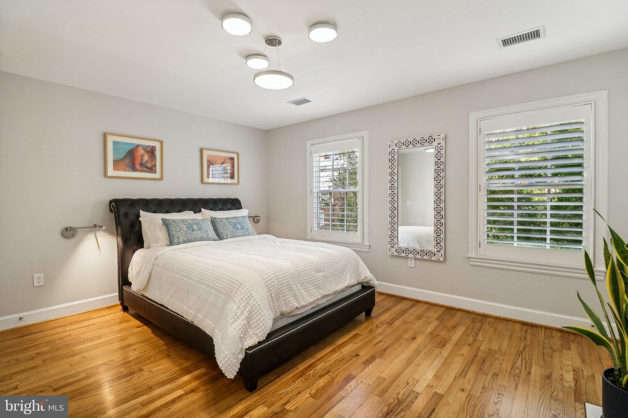 Real estate listing preview #24