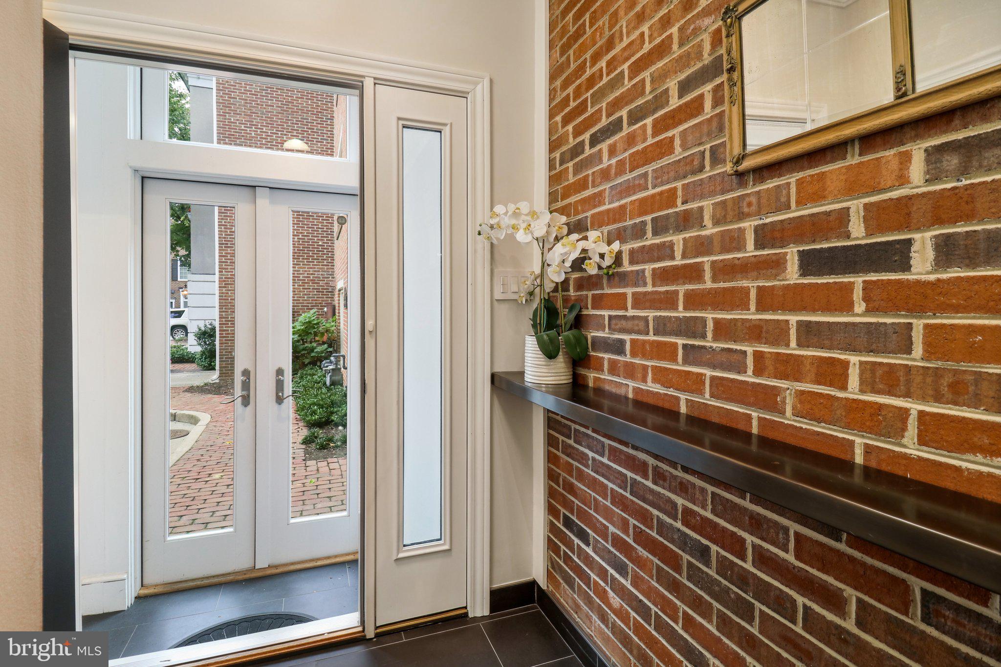 Real estate listing preview #6