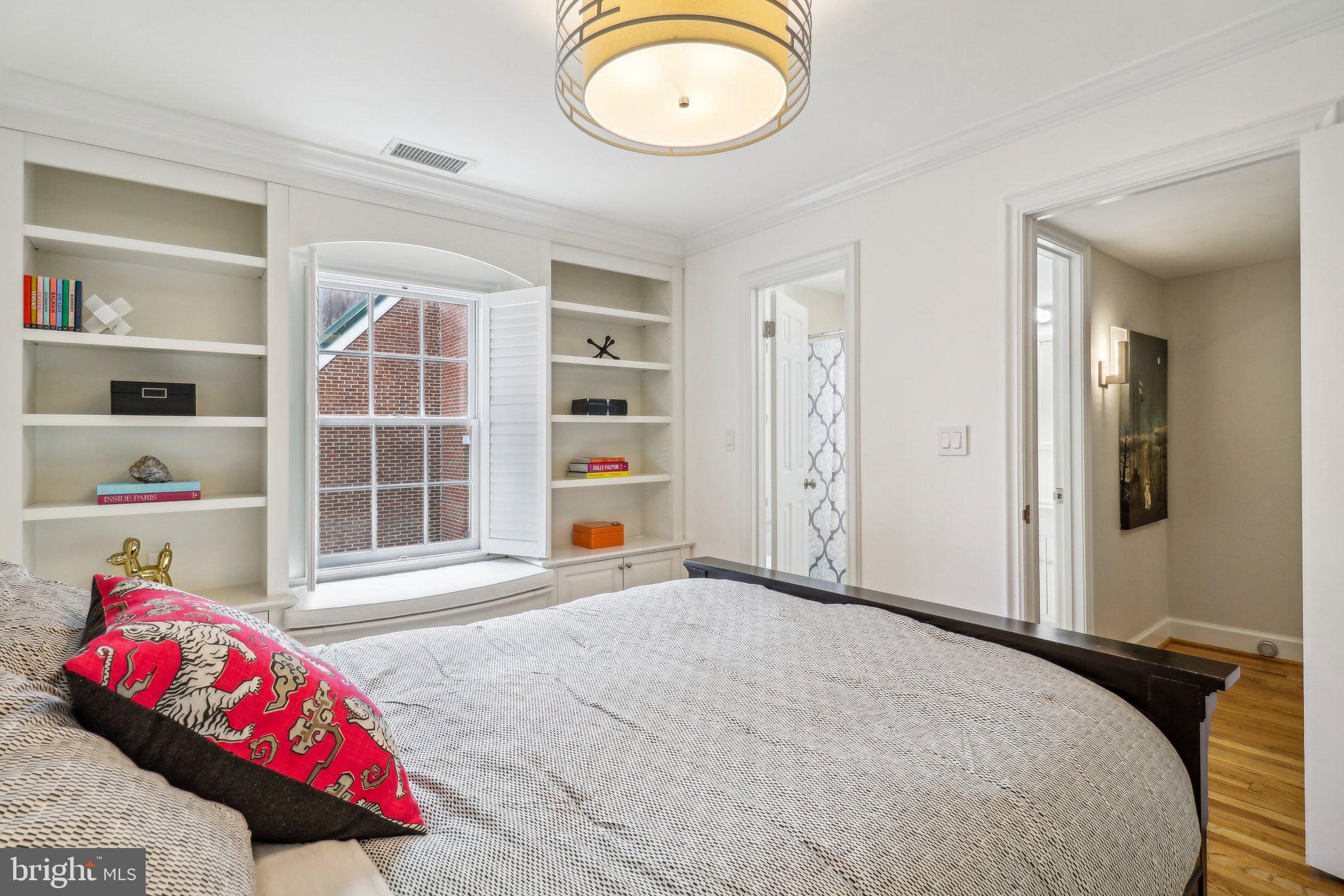 Real estate listing preview #32