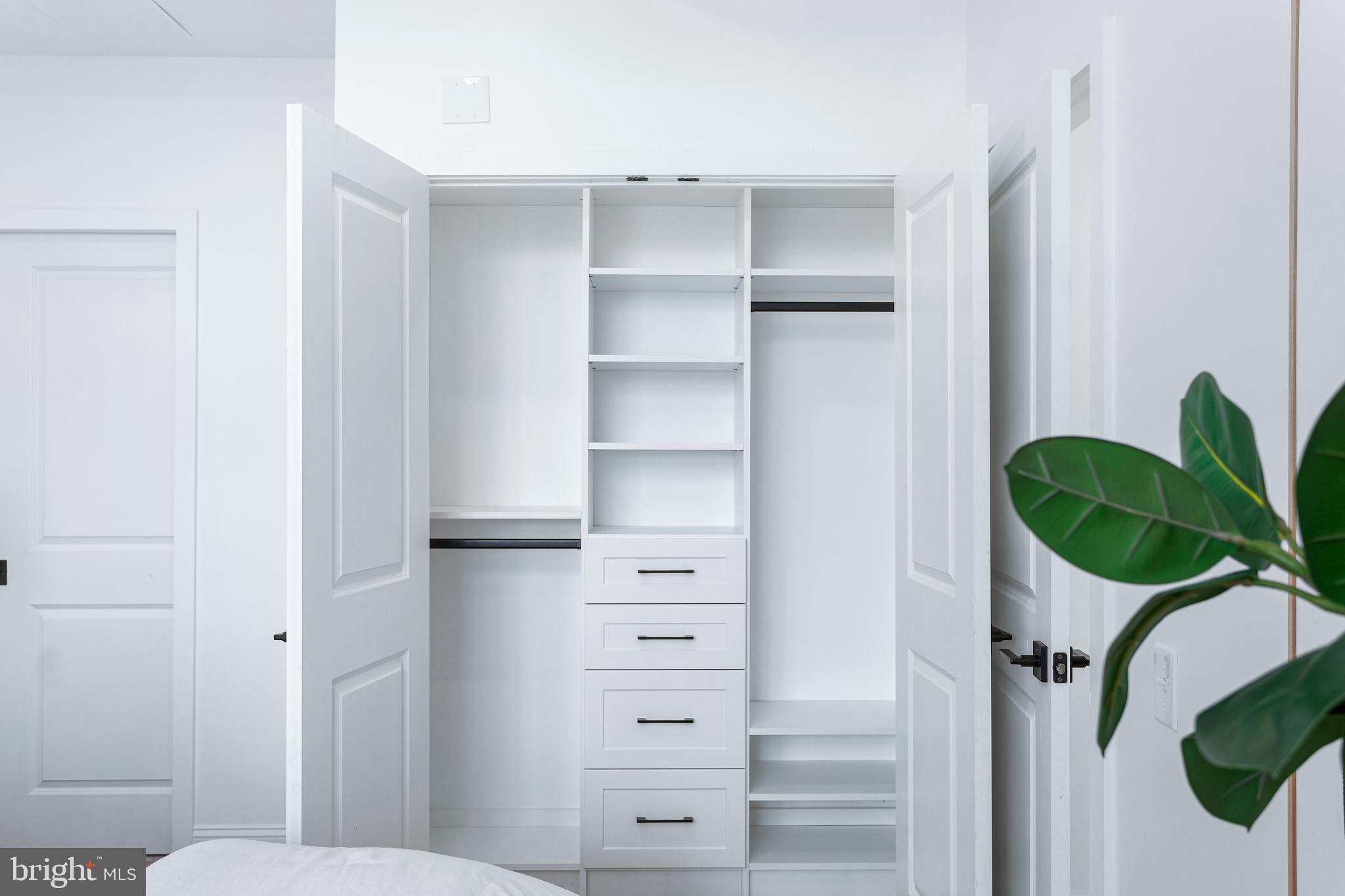 Real estate listing preview #12