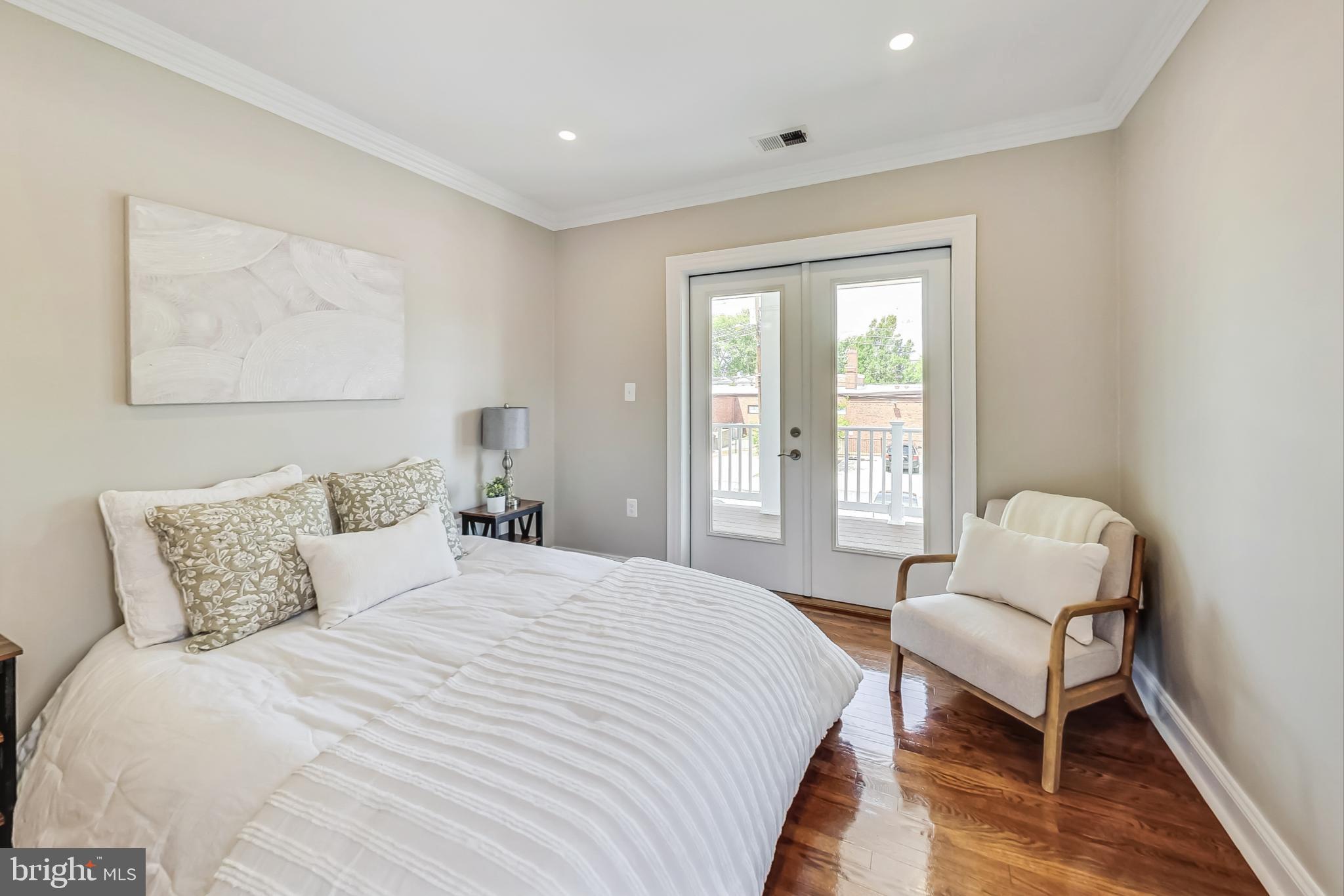 Real estate listing preview #24