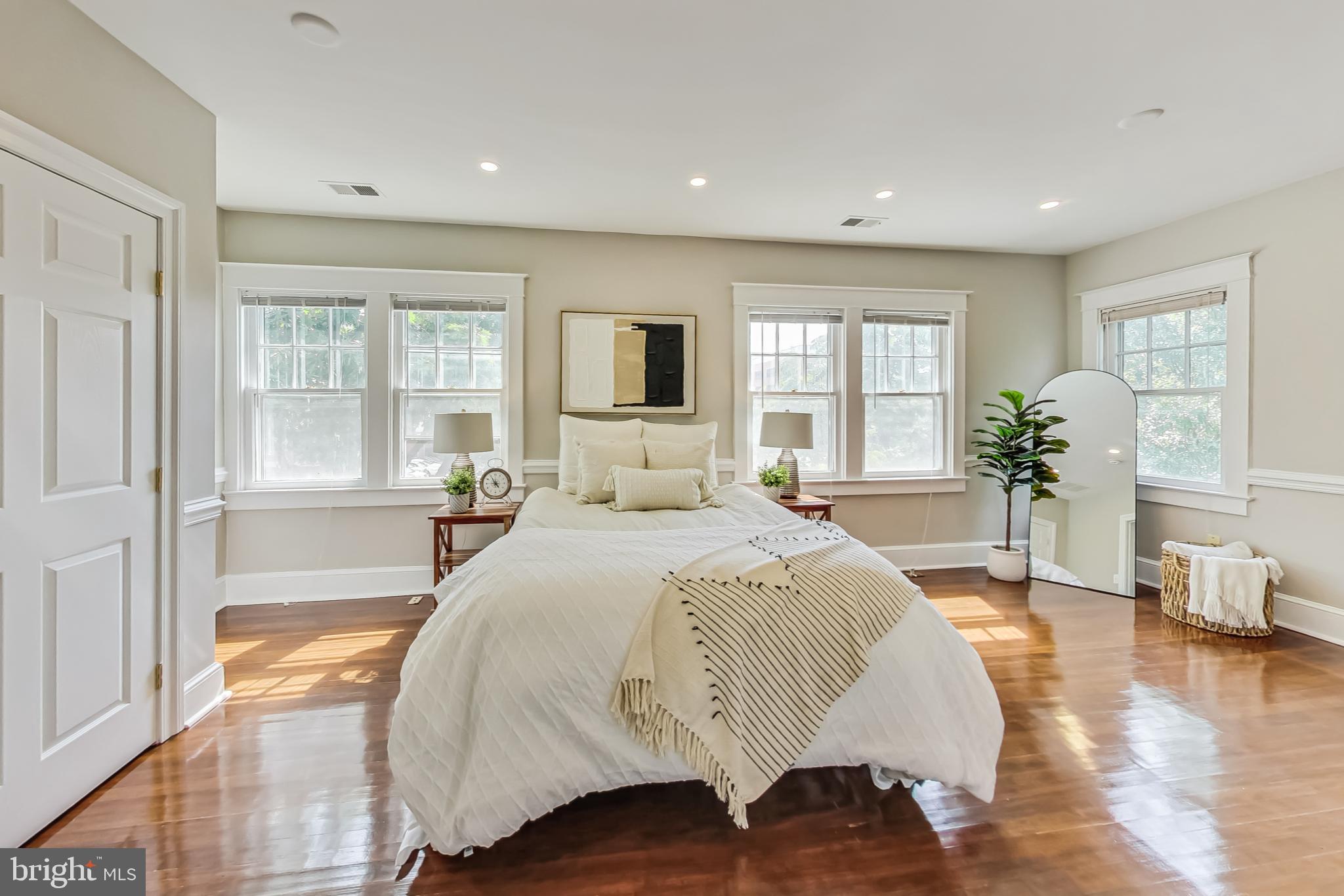 Real estate listing preview #17