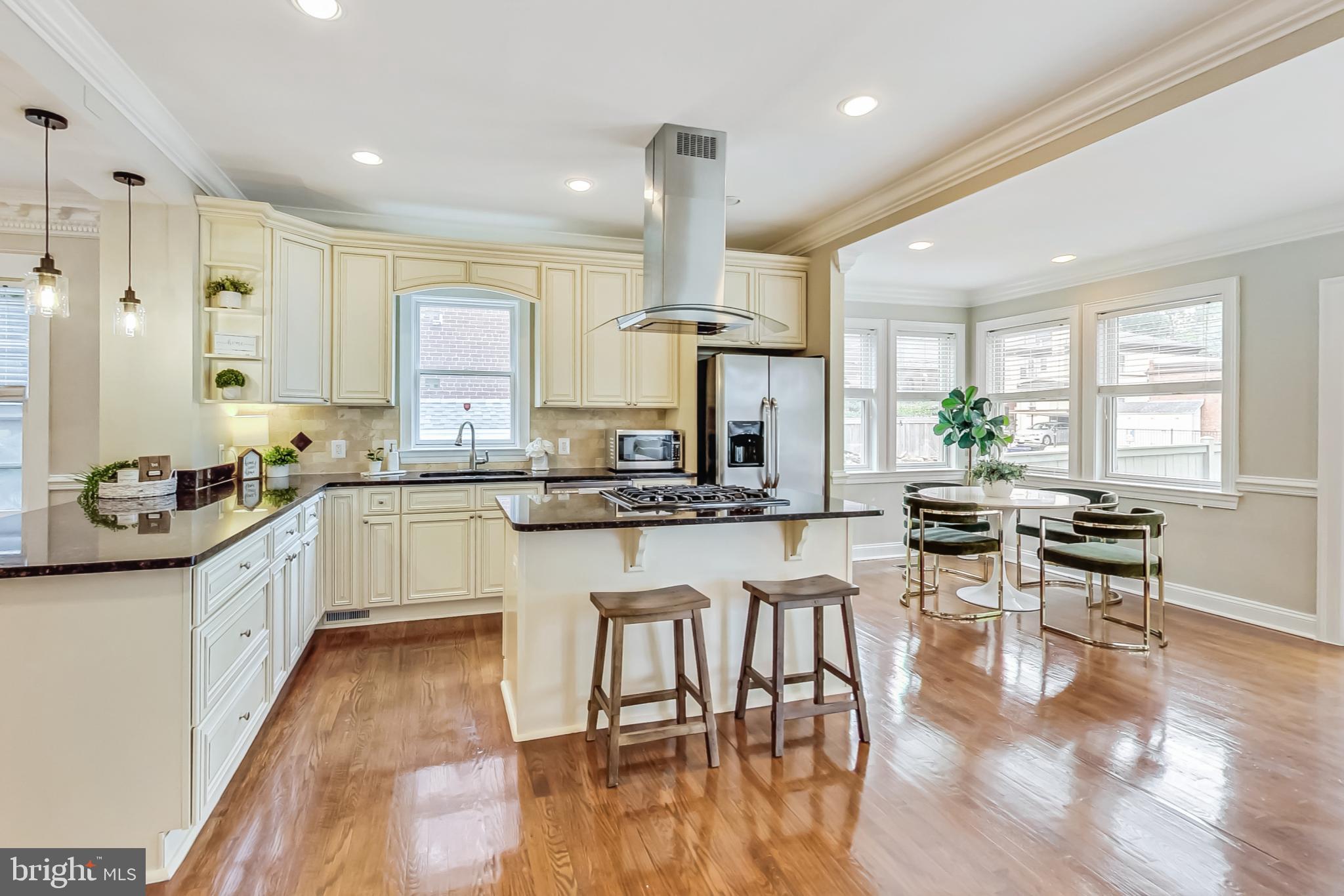 Real estate listing preview #2