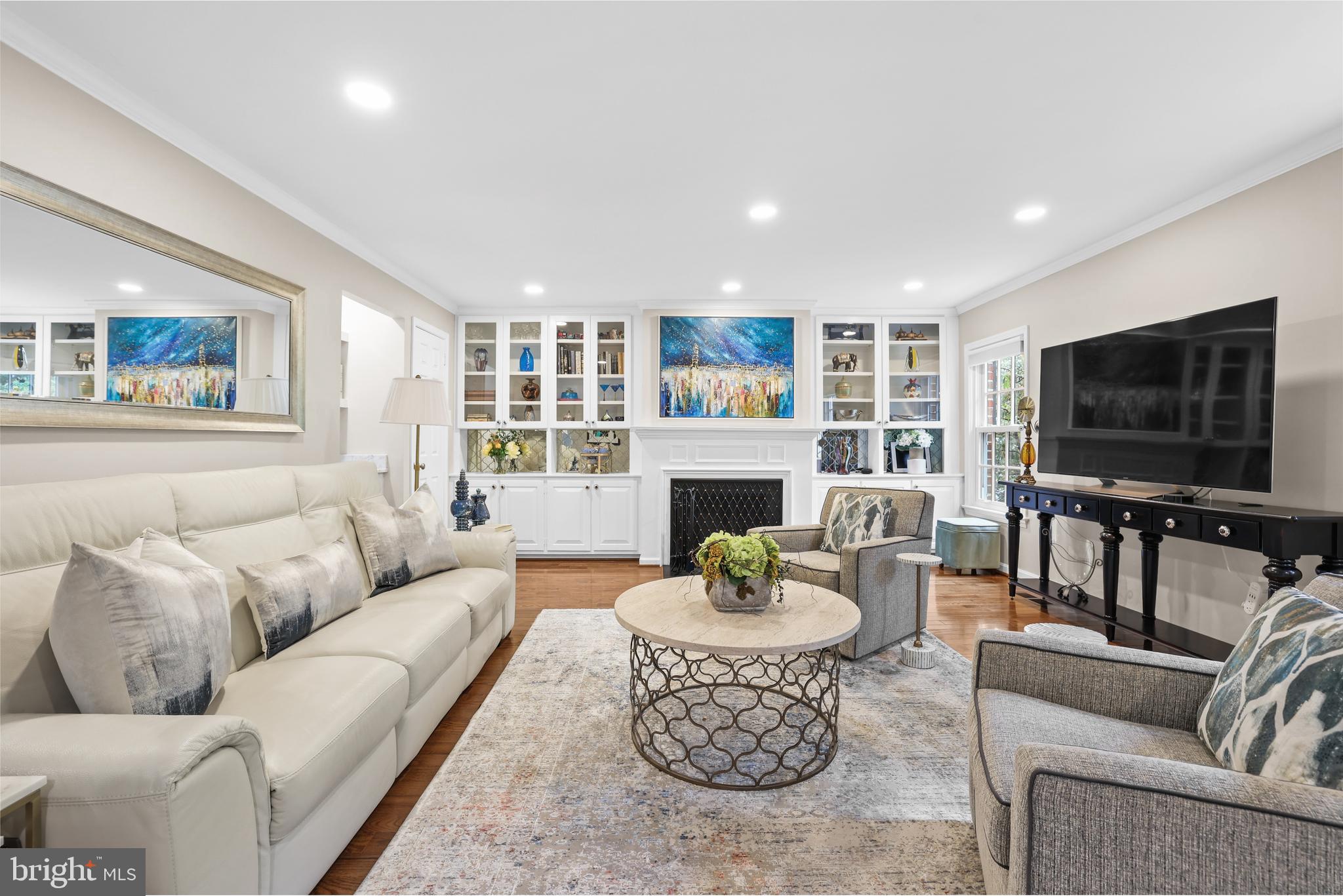 Real estate listing preview #6