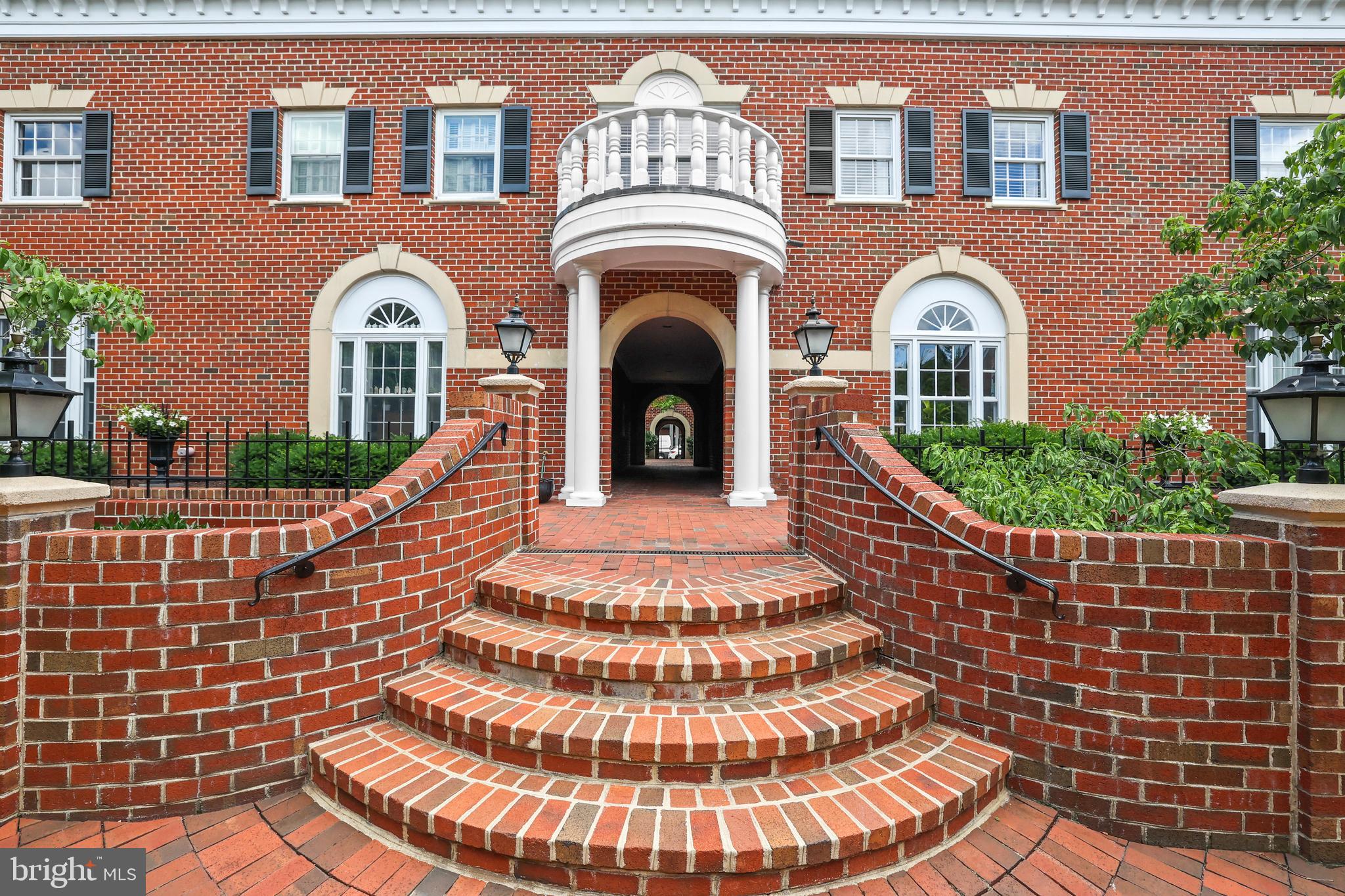 Real estate listing preview #3