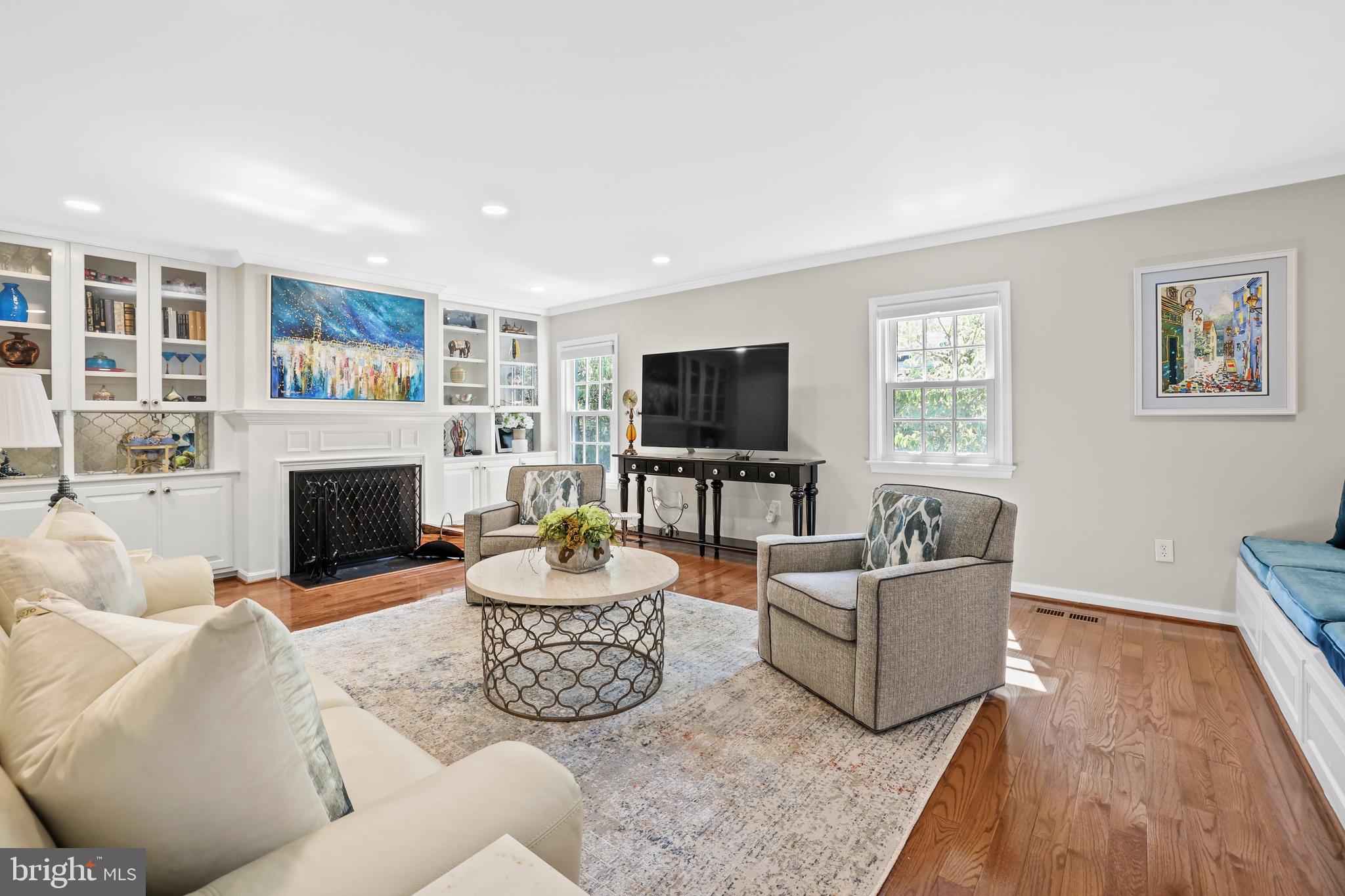 Real estate listing preview #8