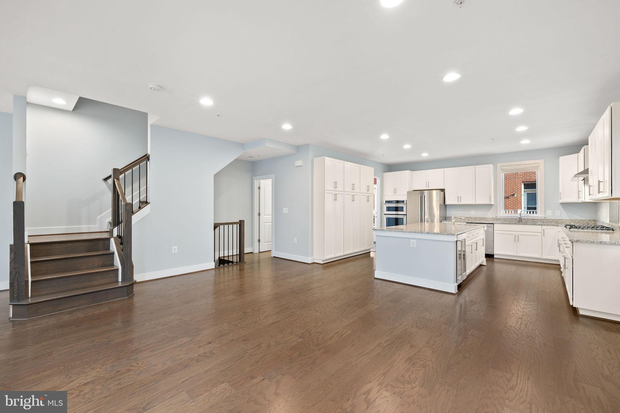 Real estate listing preview #6