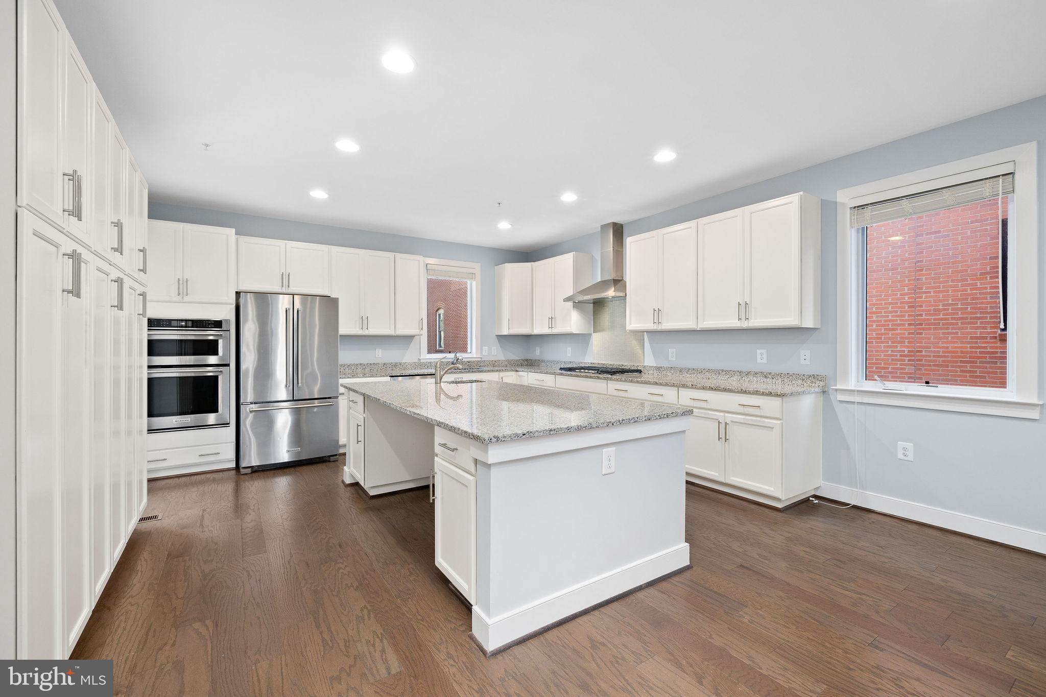 Real estate listing preview #8