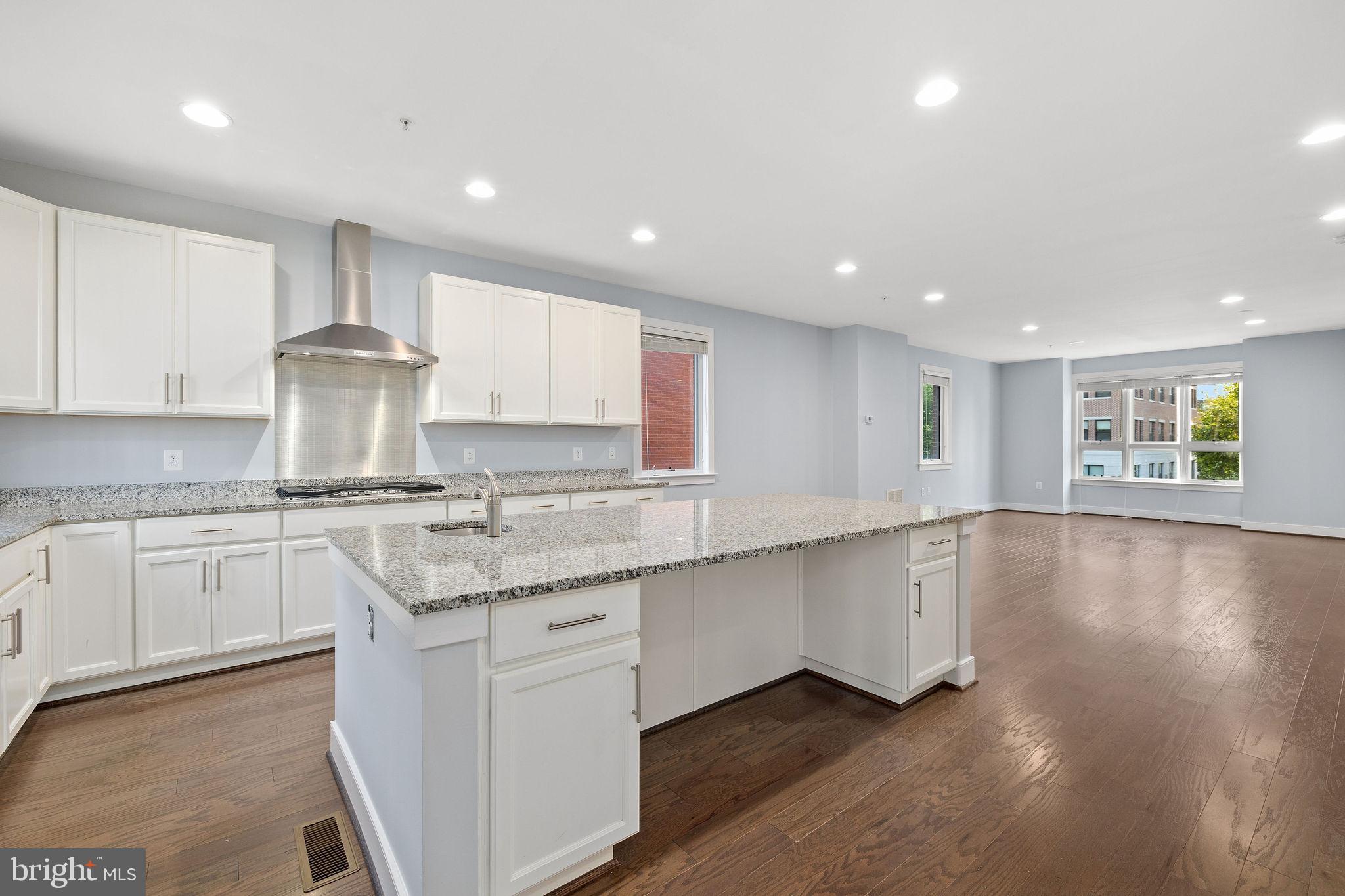 Real estate listing preview #13