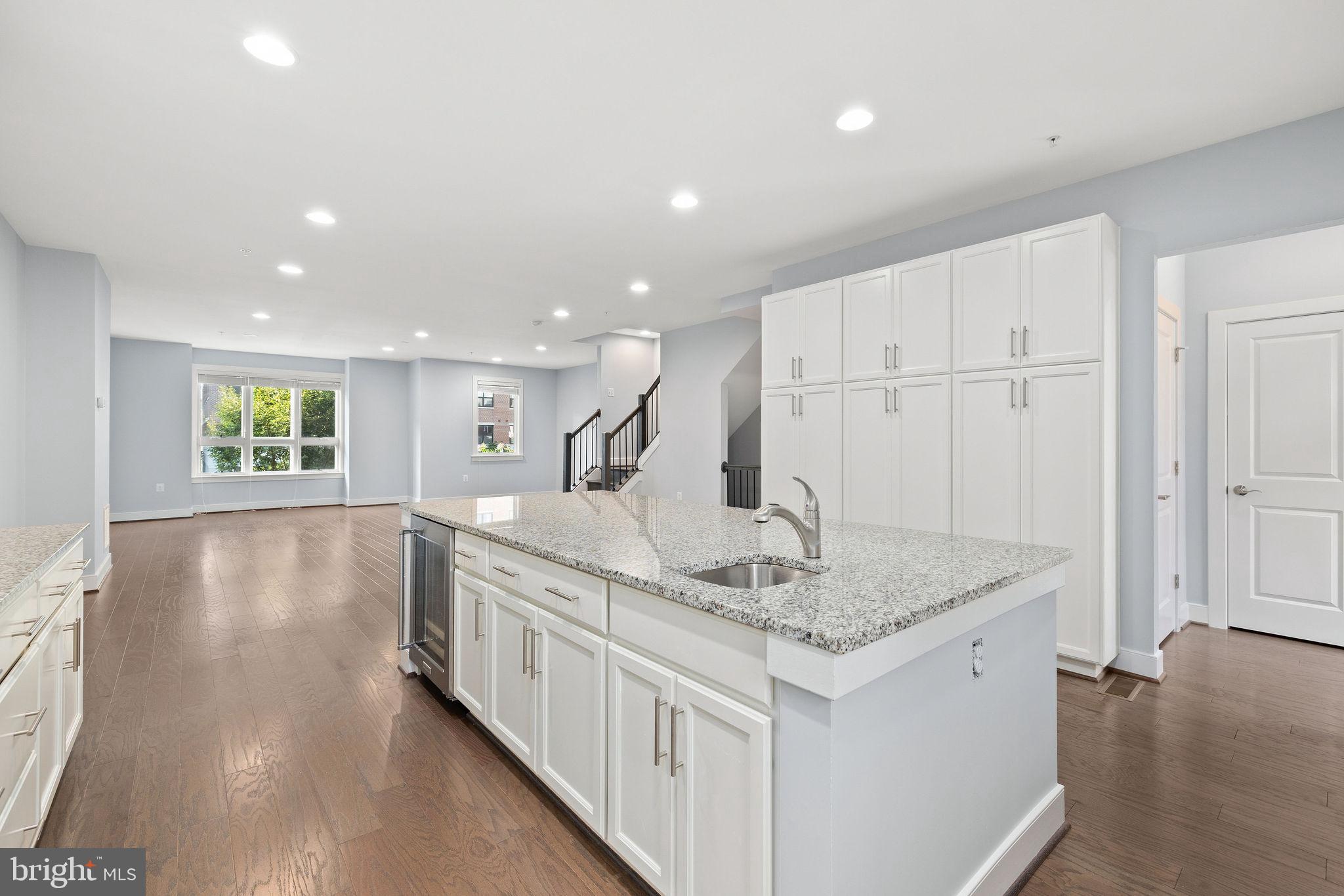 Real estate listing preview #11