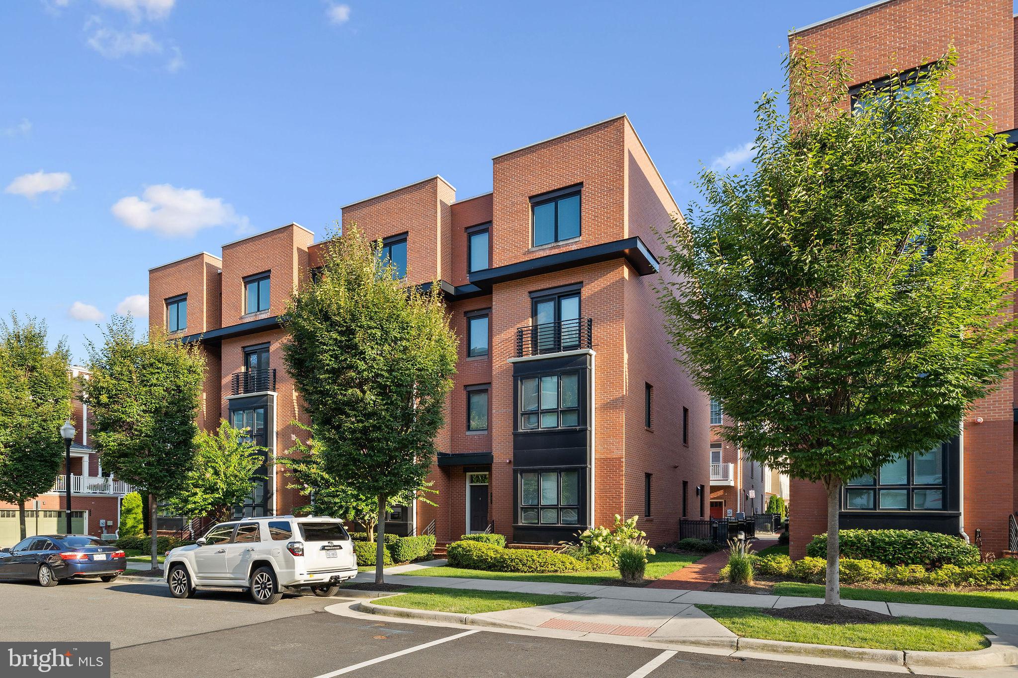 Real estate listing preview #1