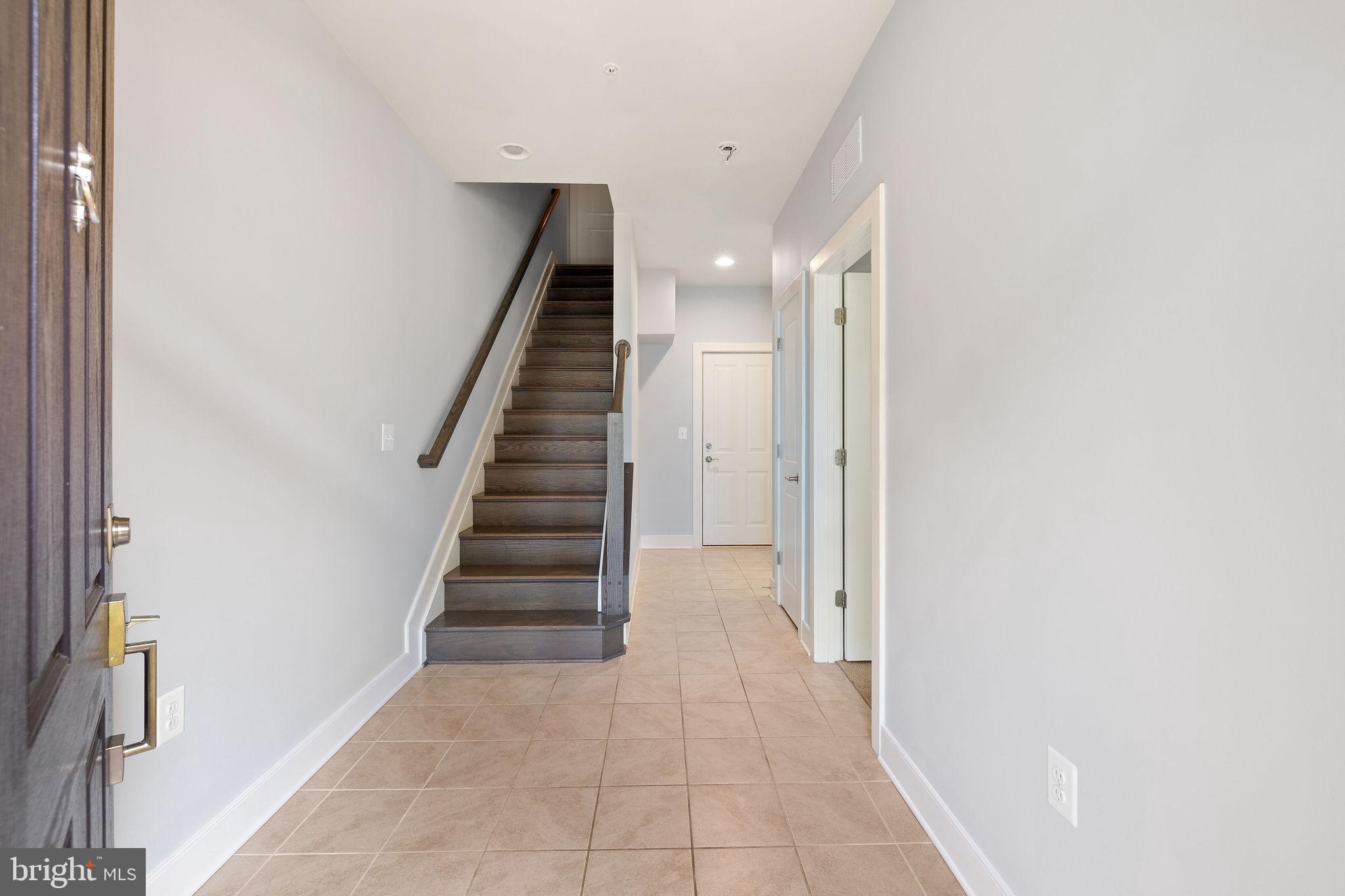 Real estate listing preview #2