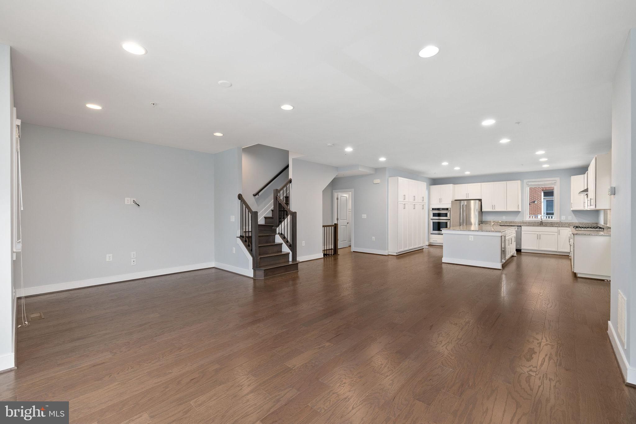 Real estate listing preview #4