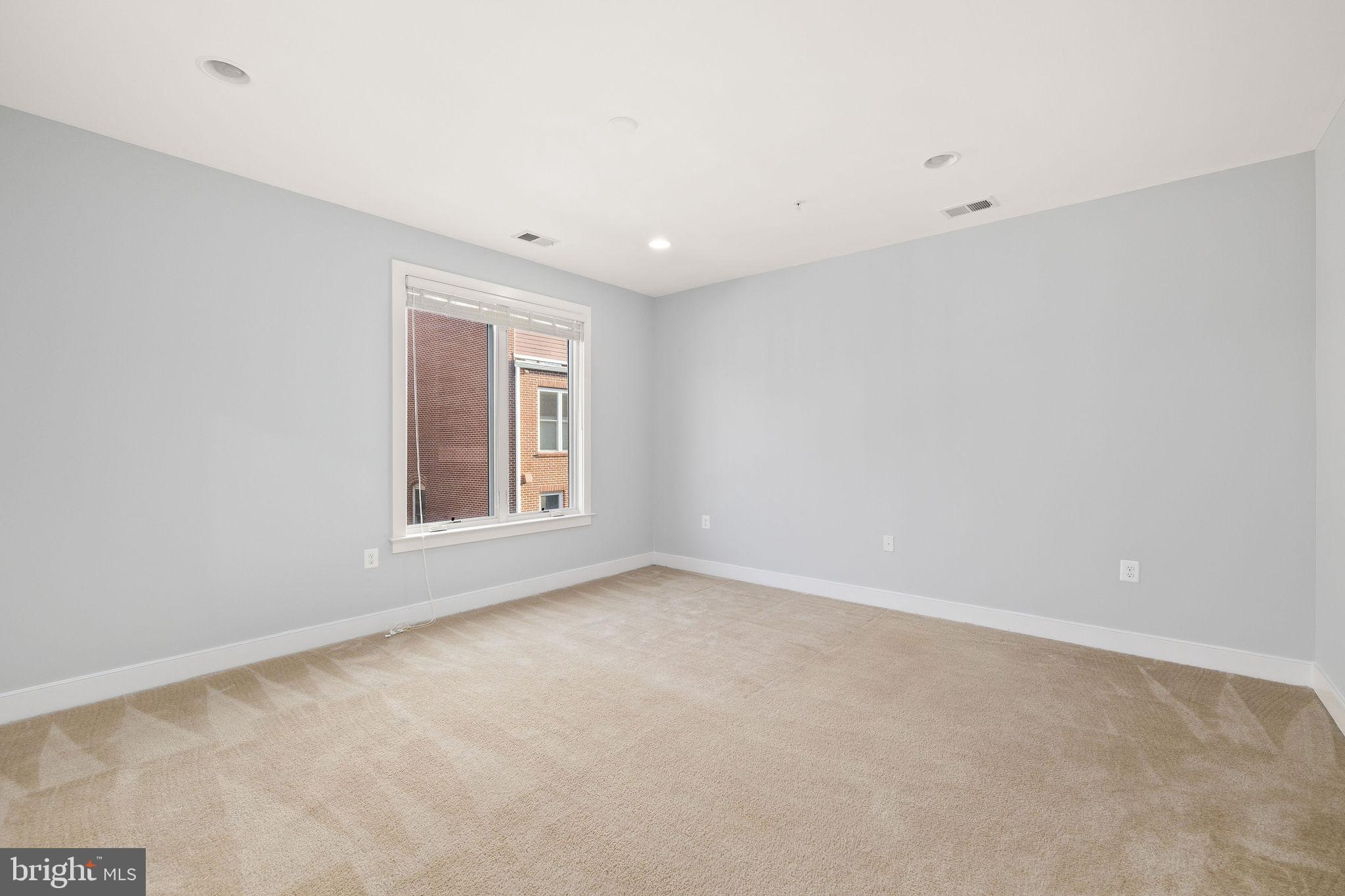 Real estate listing preview #18