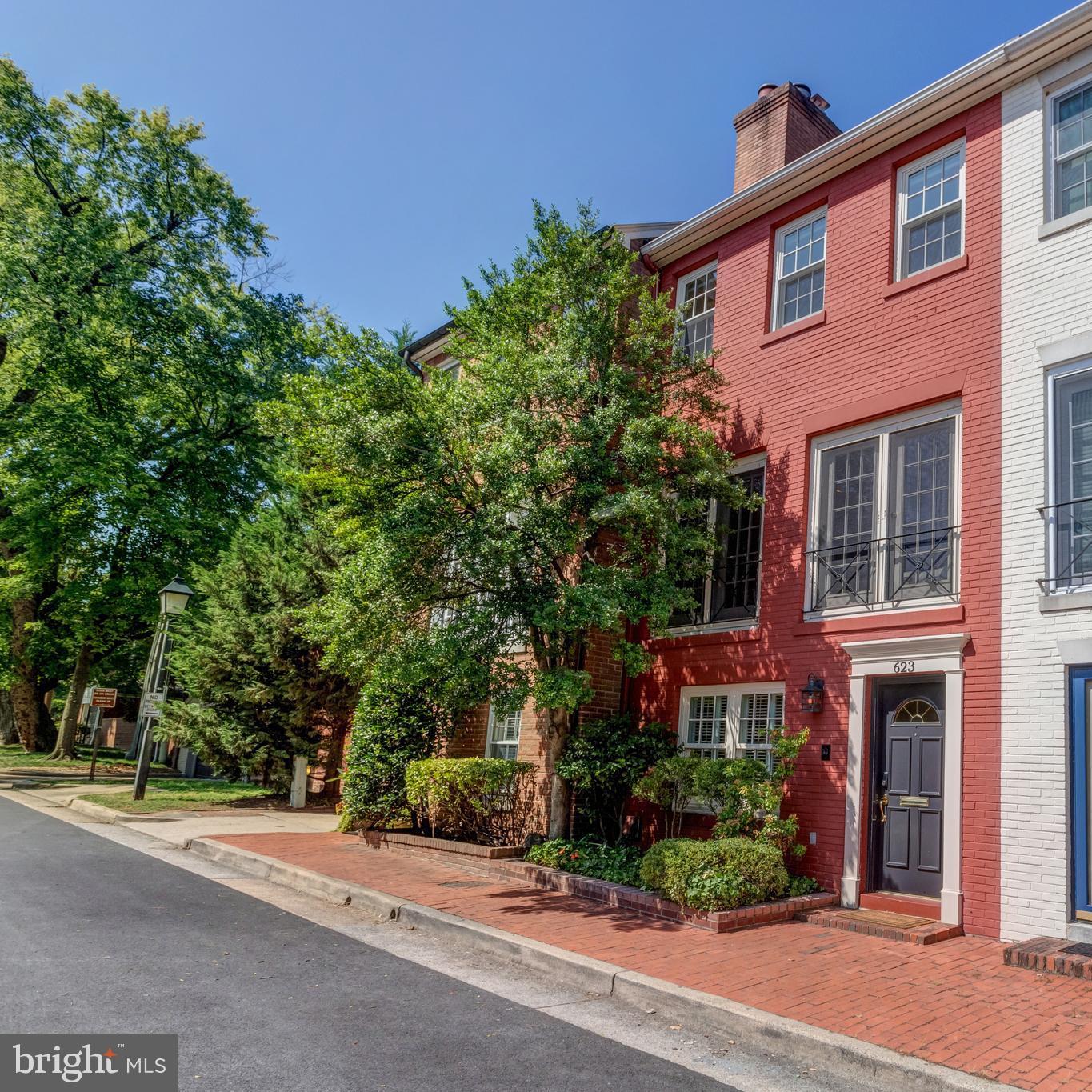 Real estate listing preview #2